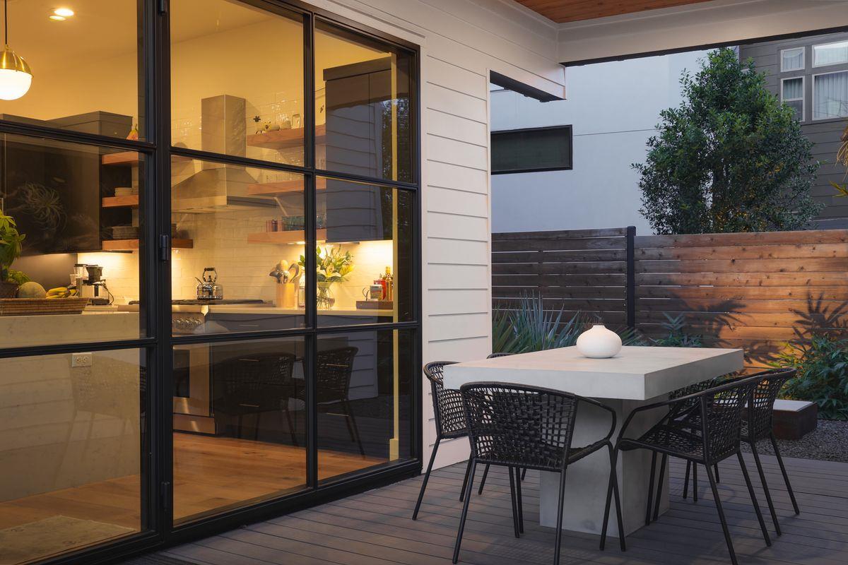 1911 E 10th St, Austin, TX 78702