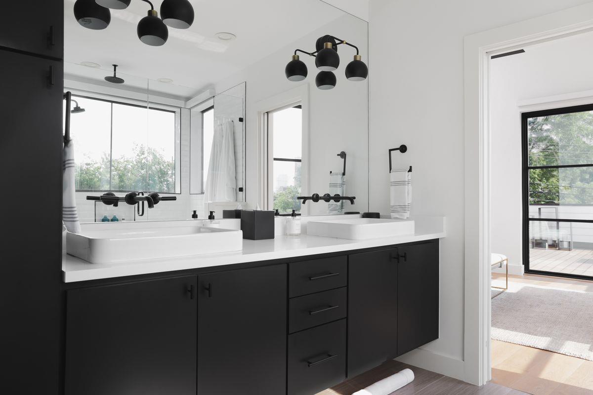 1911 E 10th St, Austin, TX 78702