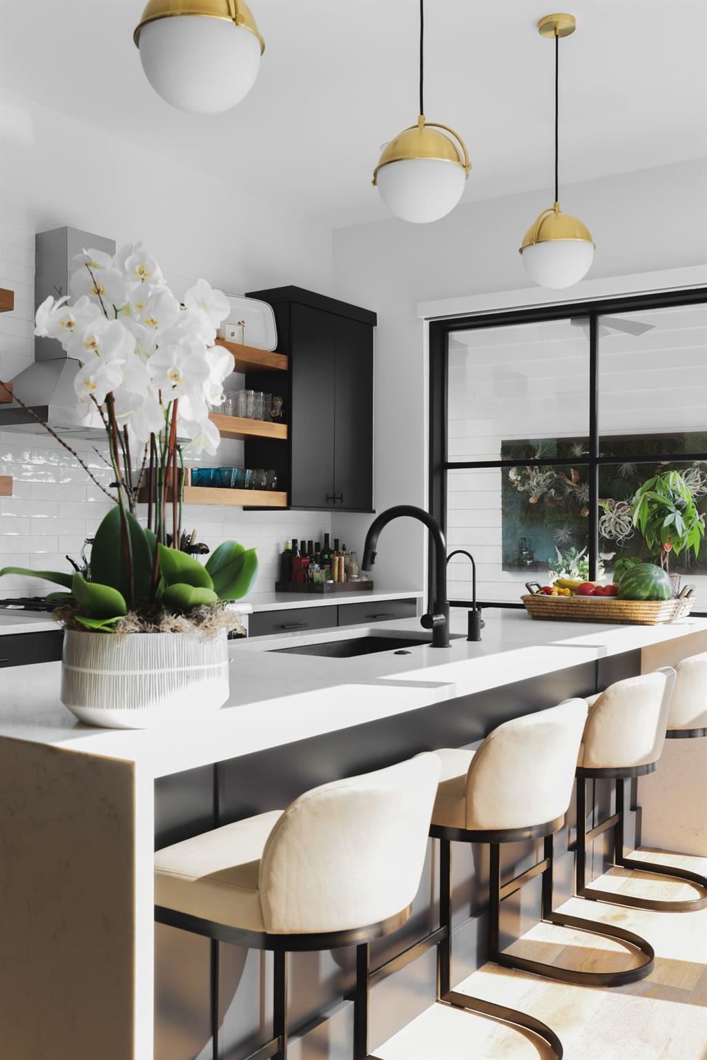 1911 E 10th St, Austin, TX 78702