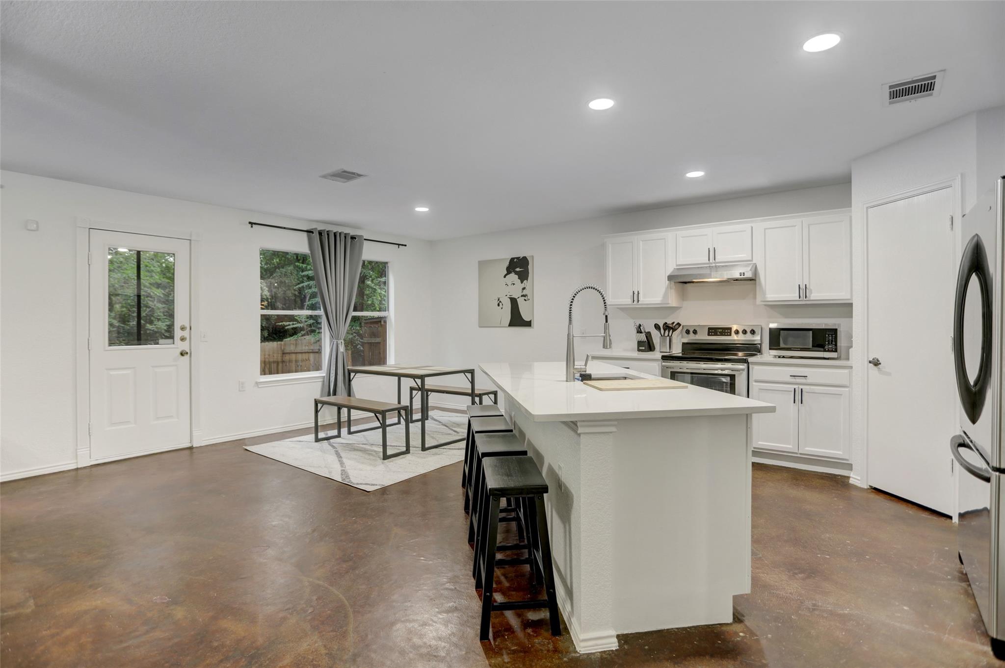 7107 Thannas Way, Austin, TX 78744