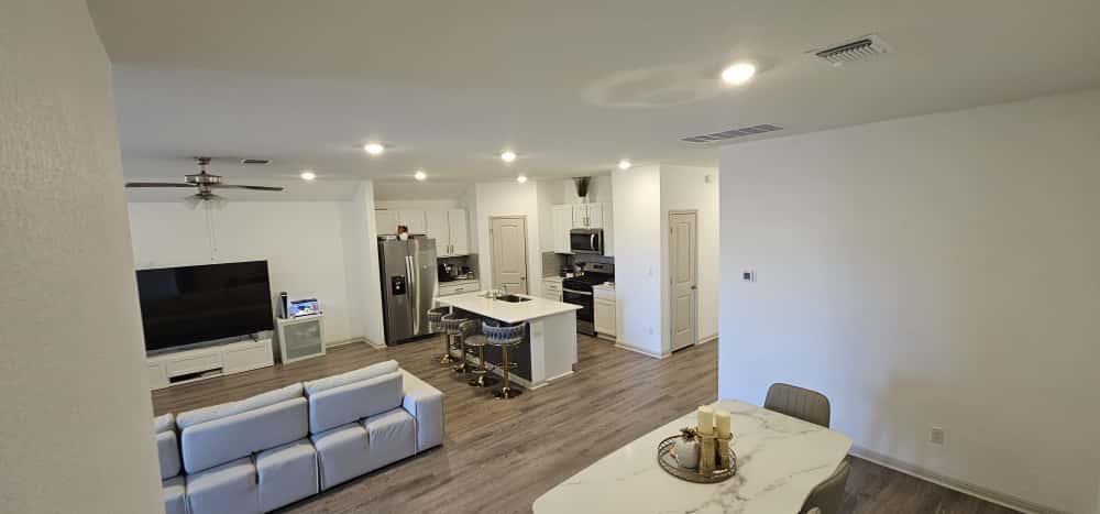 223 Sweetwater Creek Ln, Hutto, TX 78634