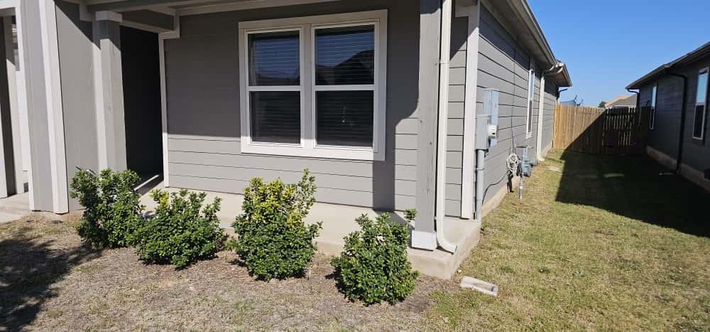 223 Sweetwater Creek Ln, Hutto, TX 78634