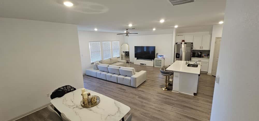 223 Sweetwater Creek Ln, Hutto, TX 78634