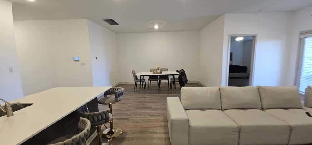 223 Sweetwater Creek Ln, Hutto, TX 78634