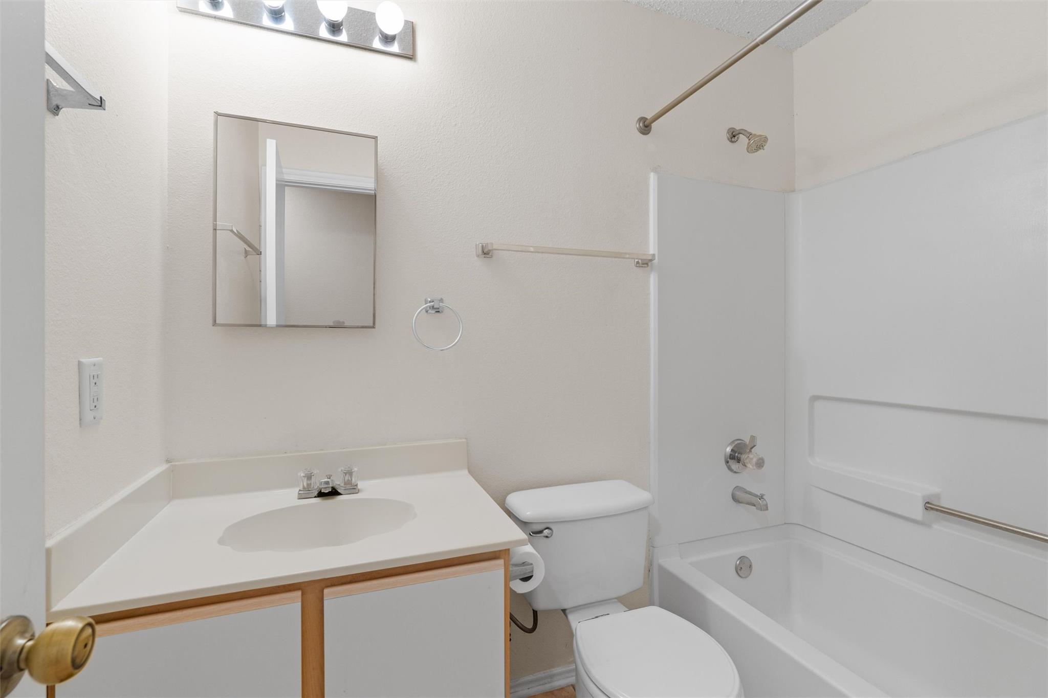 1353 Lakeside Loop, Round Rock, TX 78665