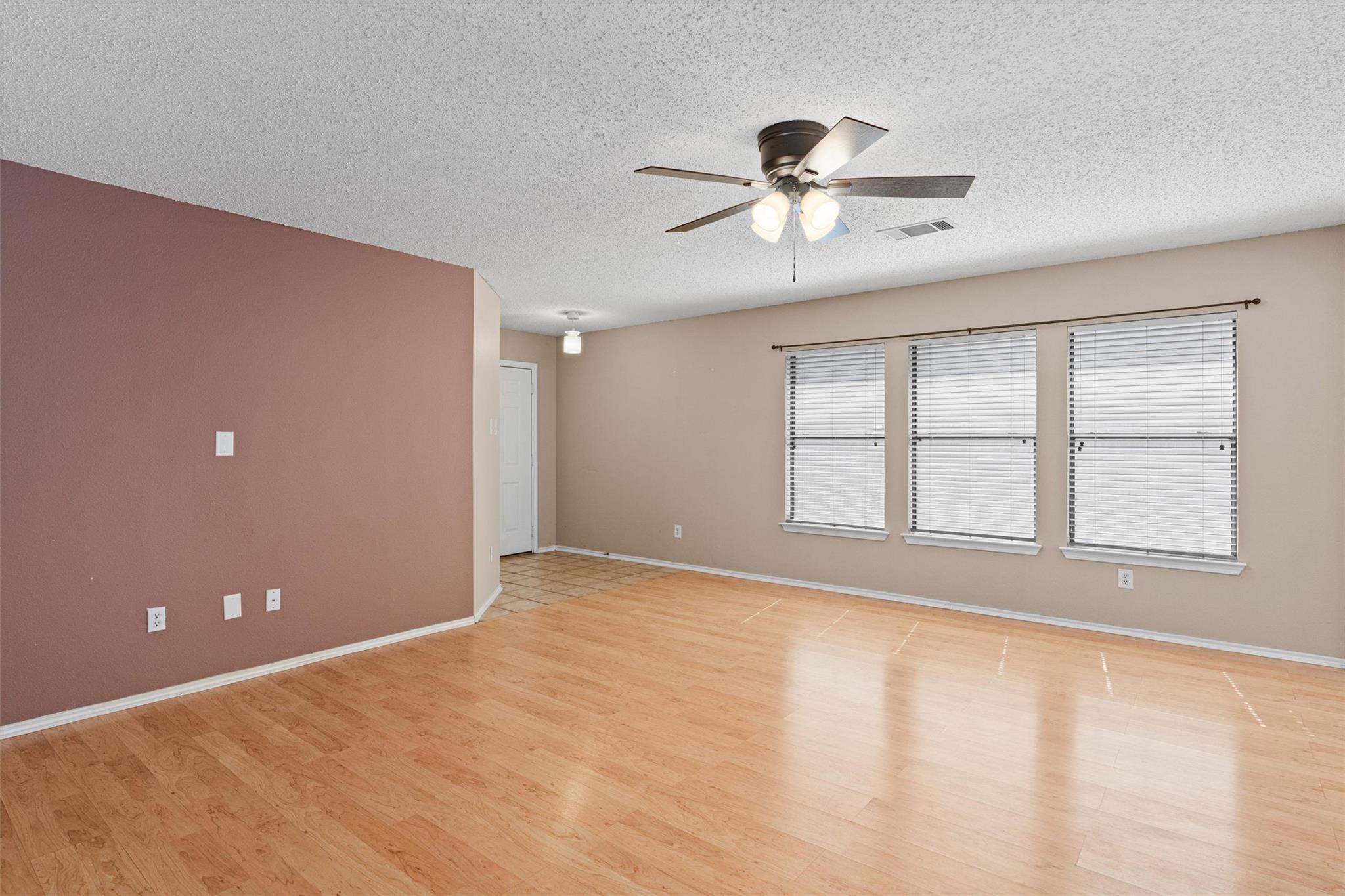 1353 Lakeside Loop, Round Rock, TX 78665