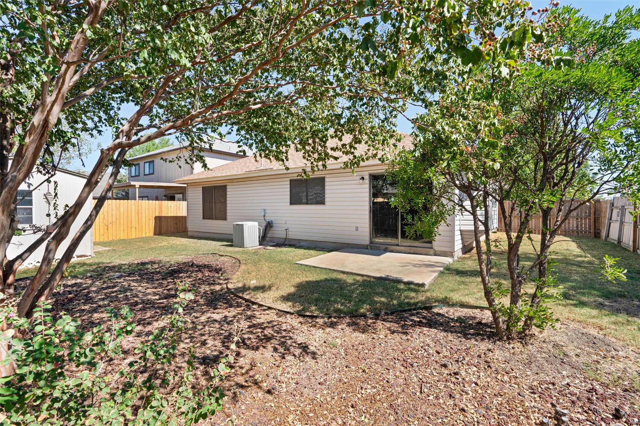 1353 Lakeside Loop, Round Rock, TX 78665