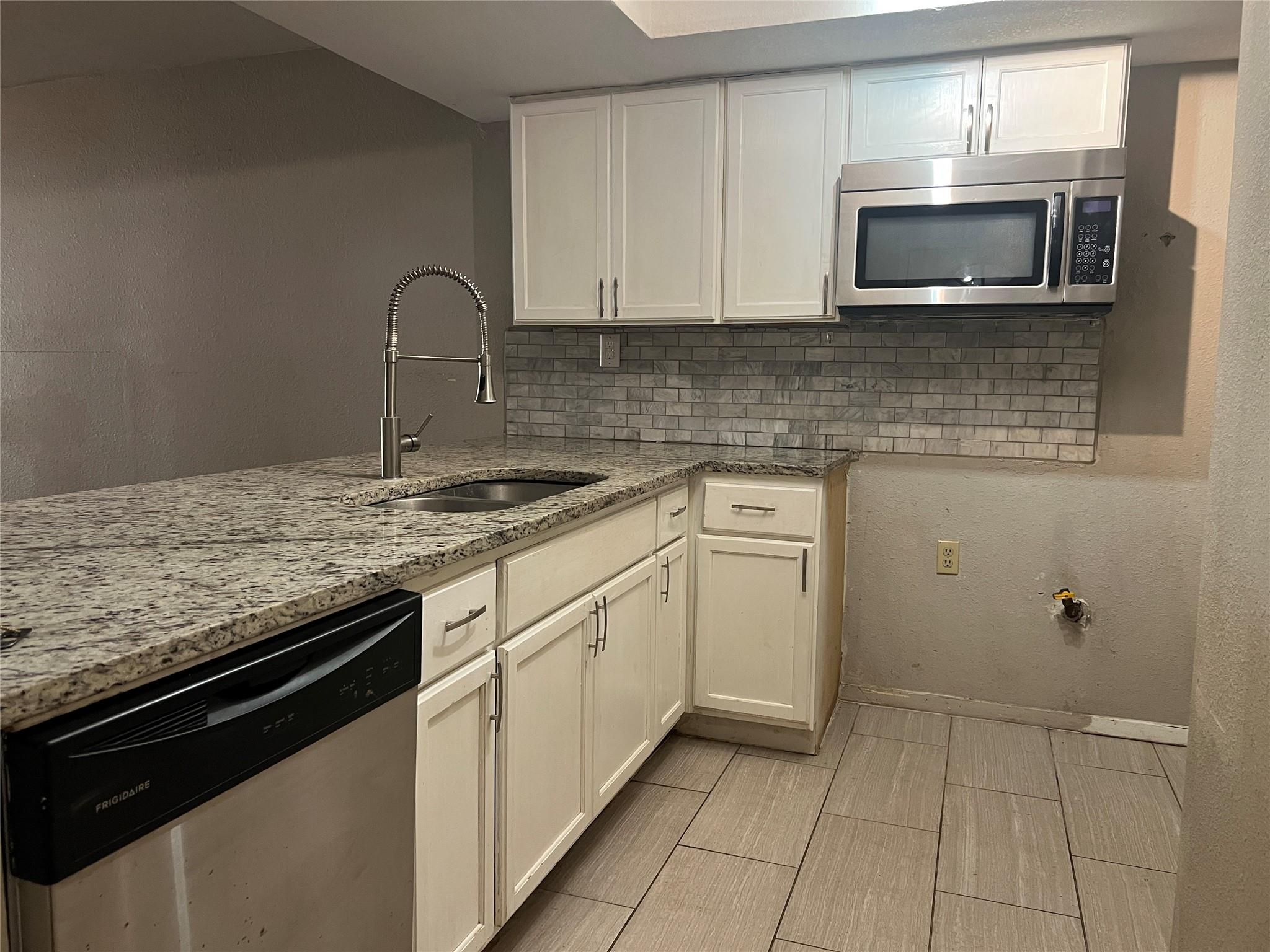 6900 Lovely Ln, Austin, TX 78744