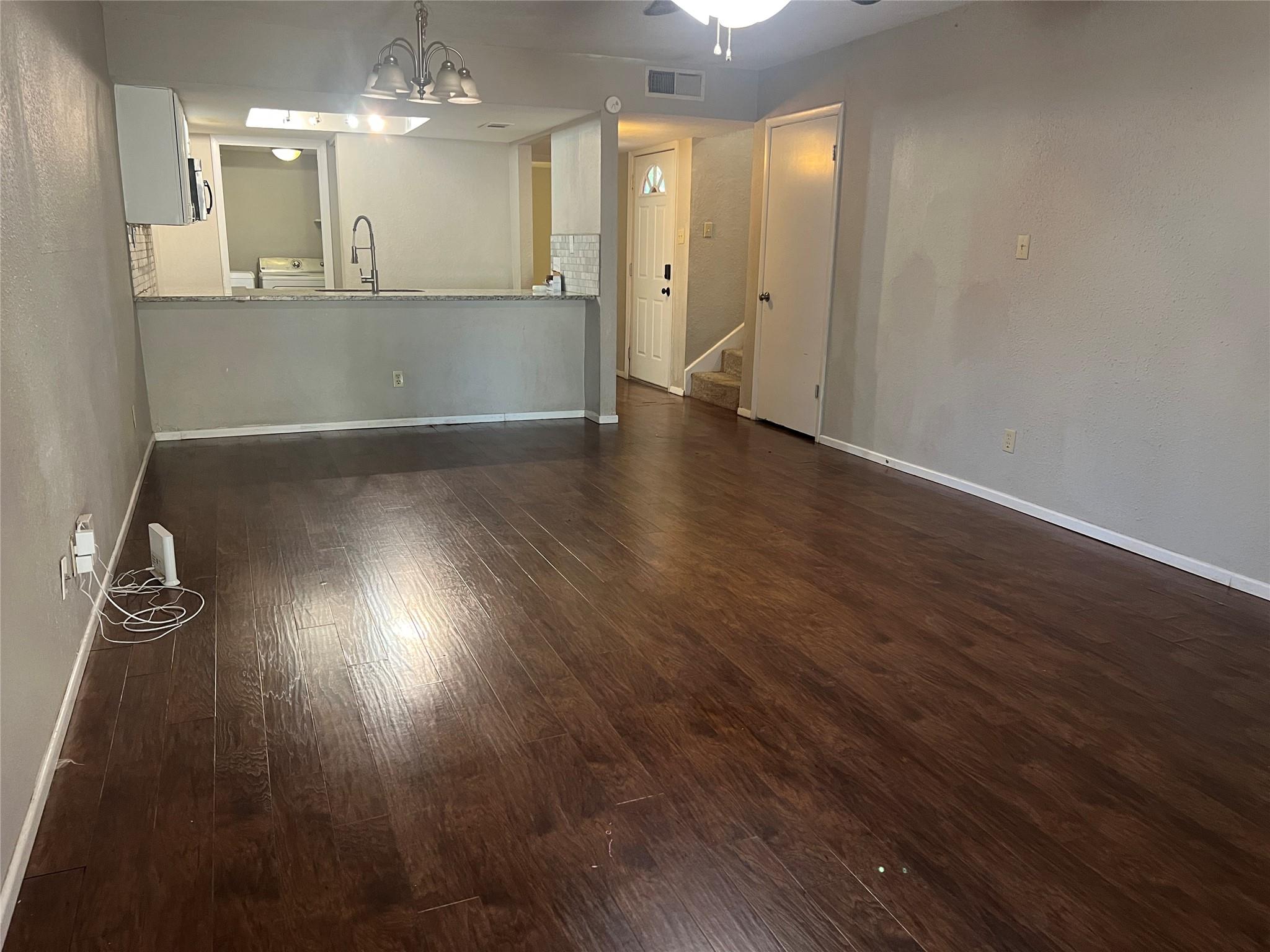 6900 Lovely Ln, Austin, TX 78744