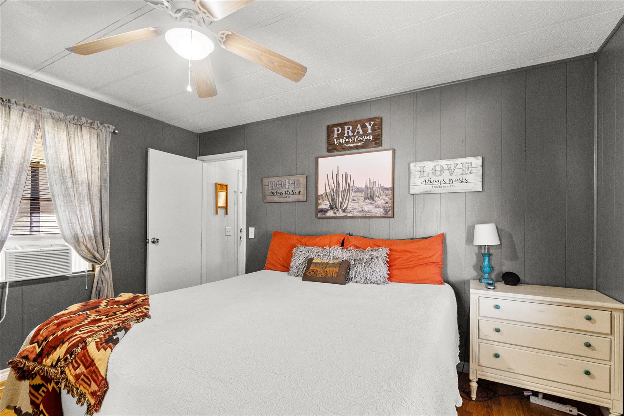 100 South St, Tow, TX 78672