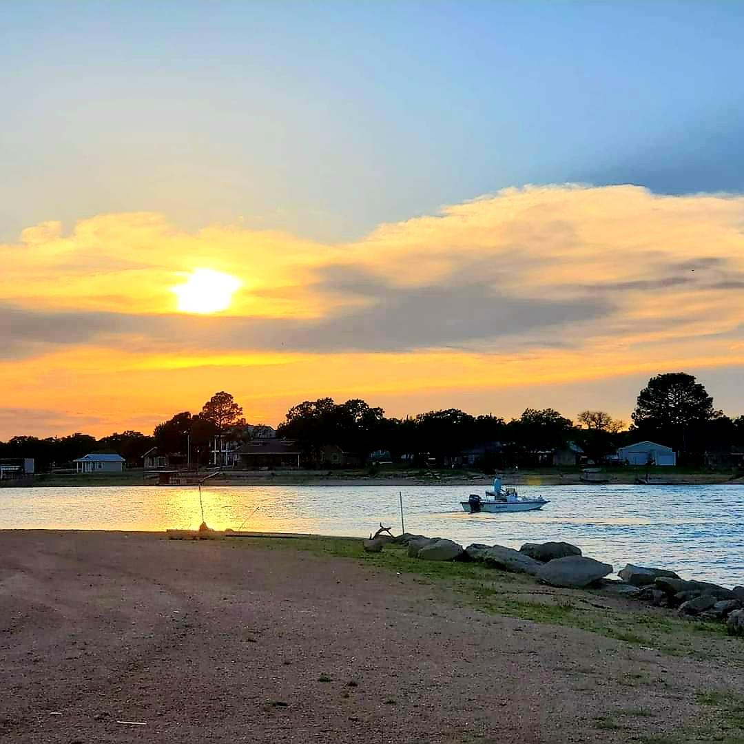 100 South St, Tow, TX 78672