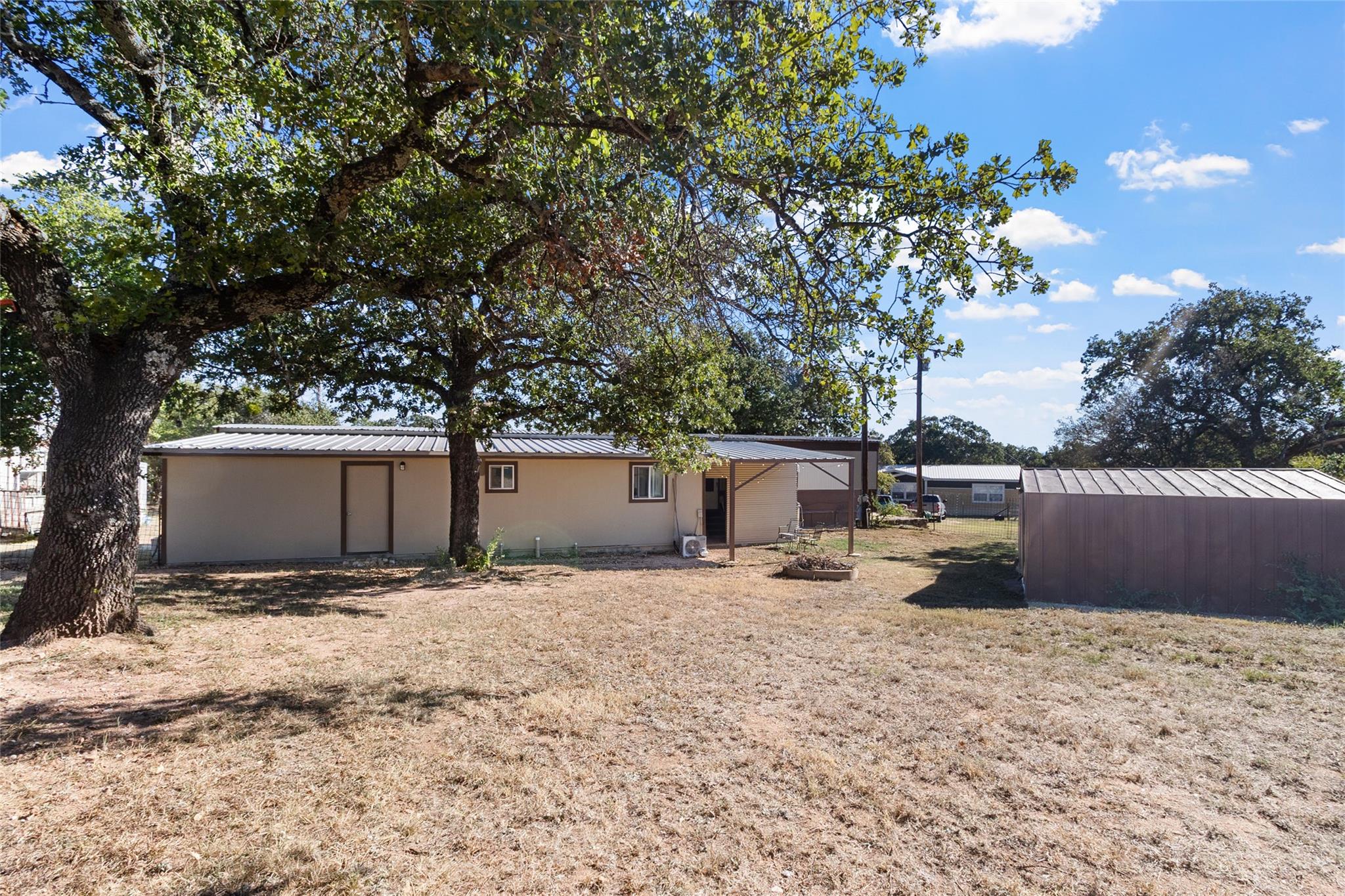 100 South St, Tow, TX 78672