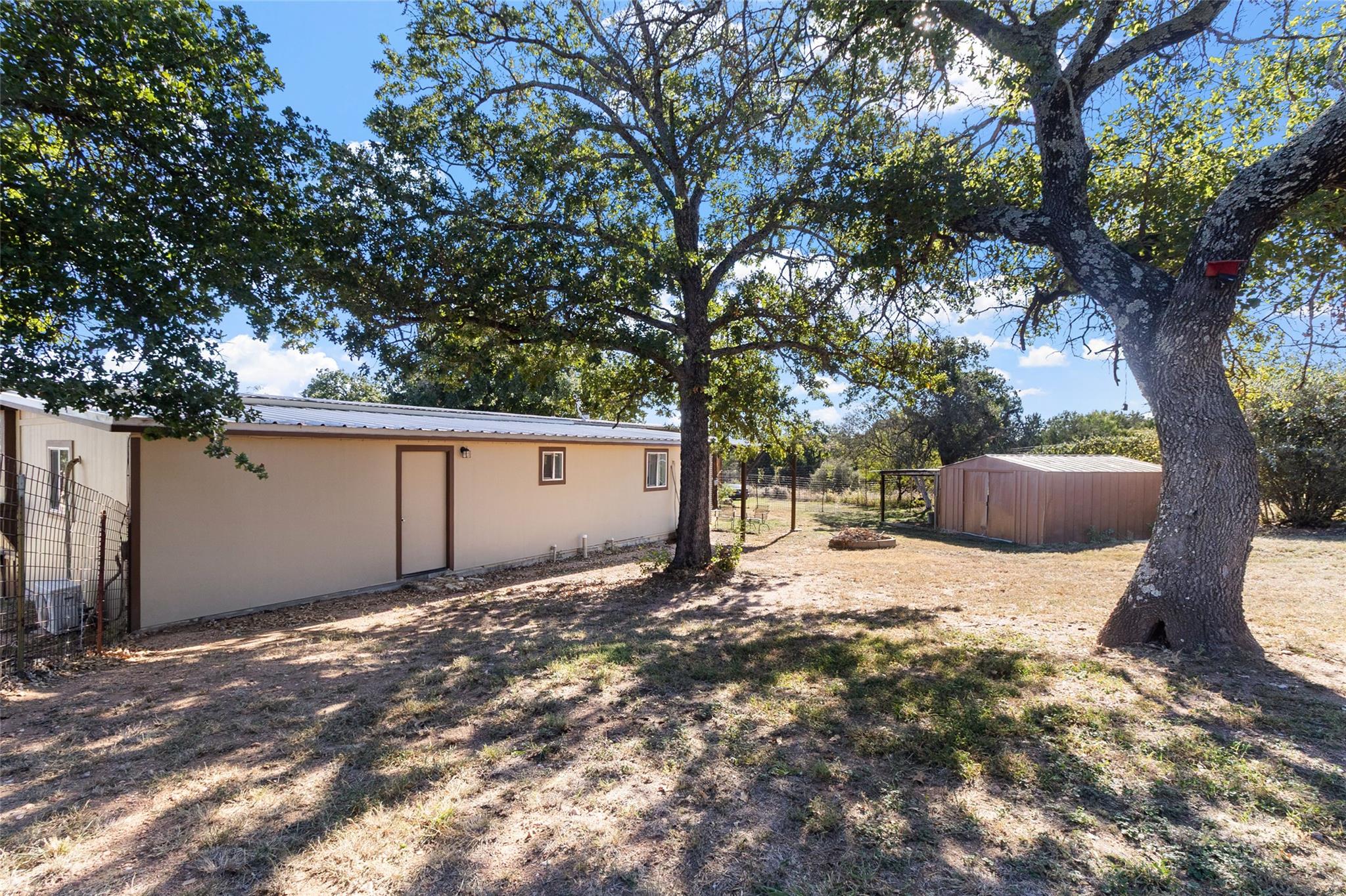100 South St, Tow, TX 78672