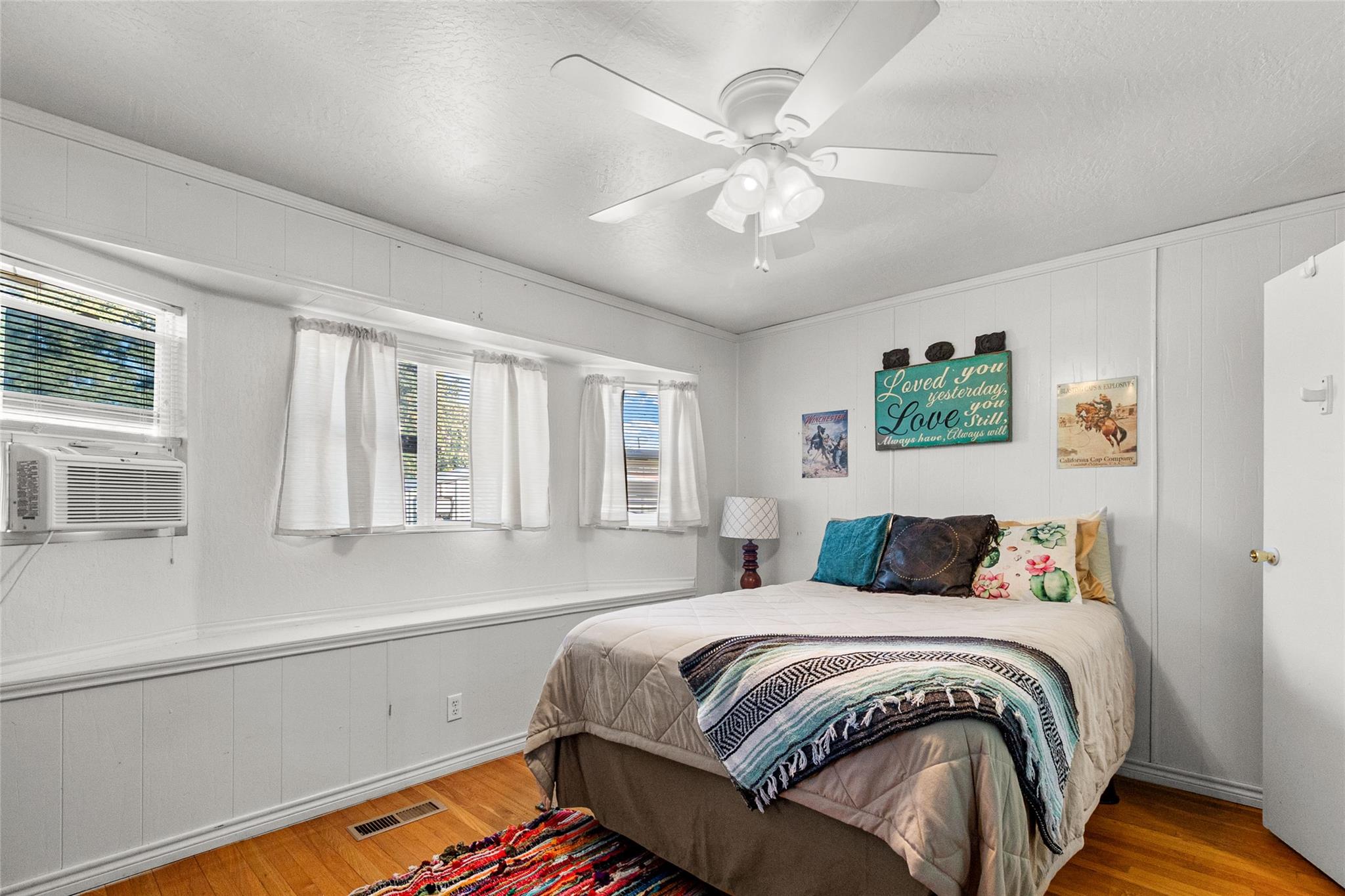 100 South St, Tow, TX 78672