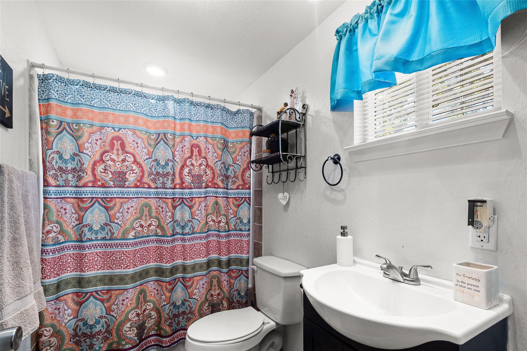 100 South St, Tow, TX 78672