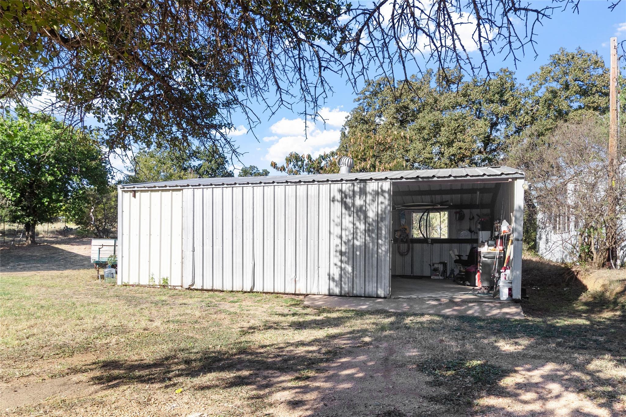 100 South St, Tow, TX 78672