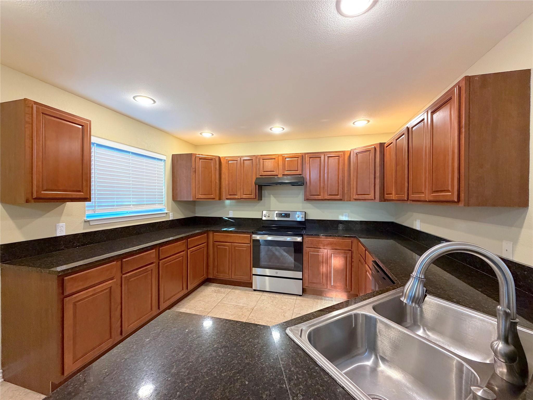 849 Scenic Hills Dr, Canyon Lake, TX 78133