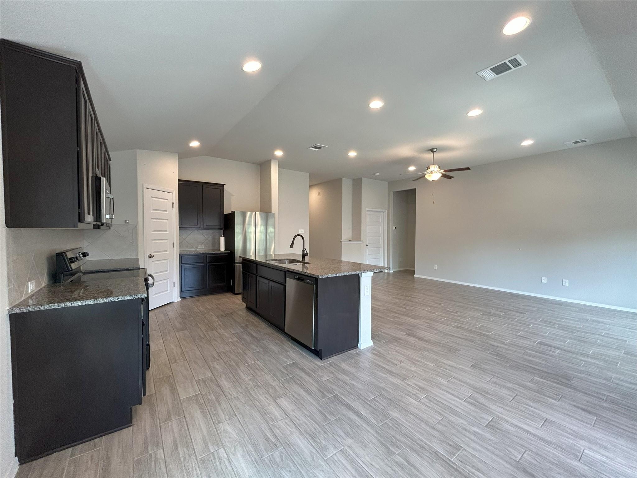 21713 Ticonderoga Ave, Lago Vista, TX 78645