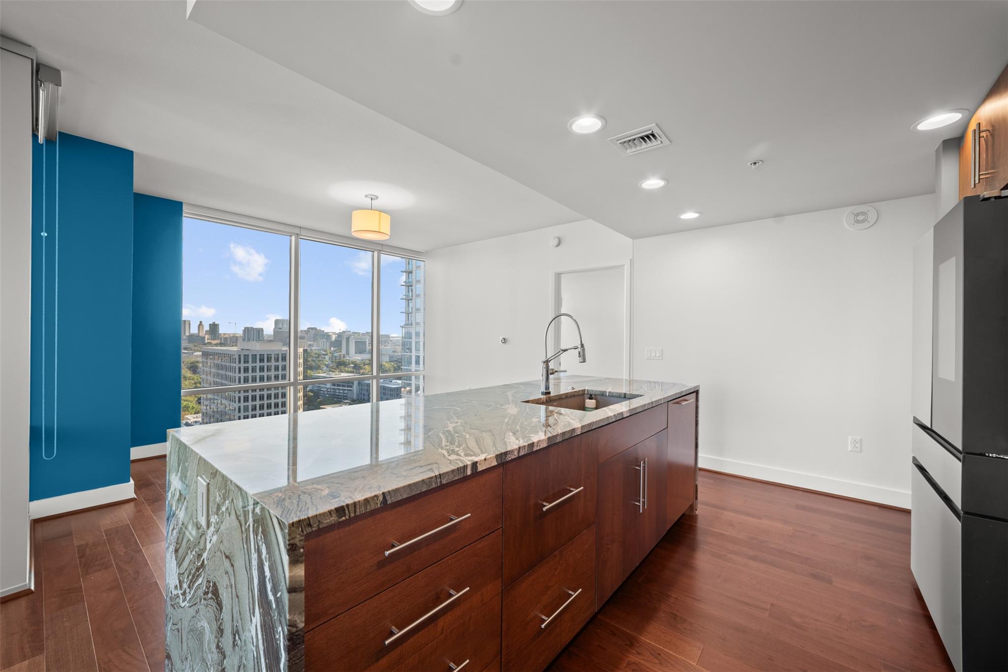 300 Bowie St # 2405, Austin, TX 78703