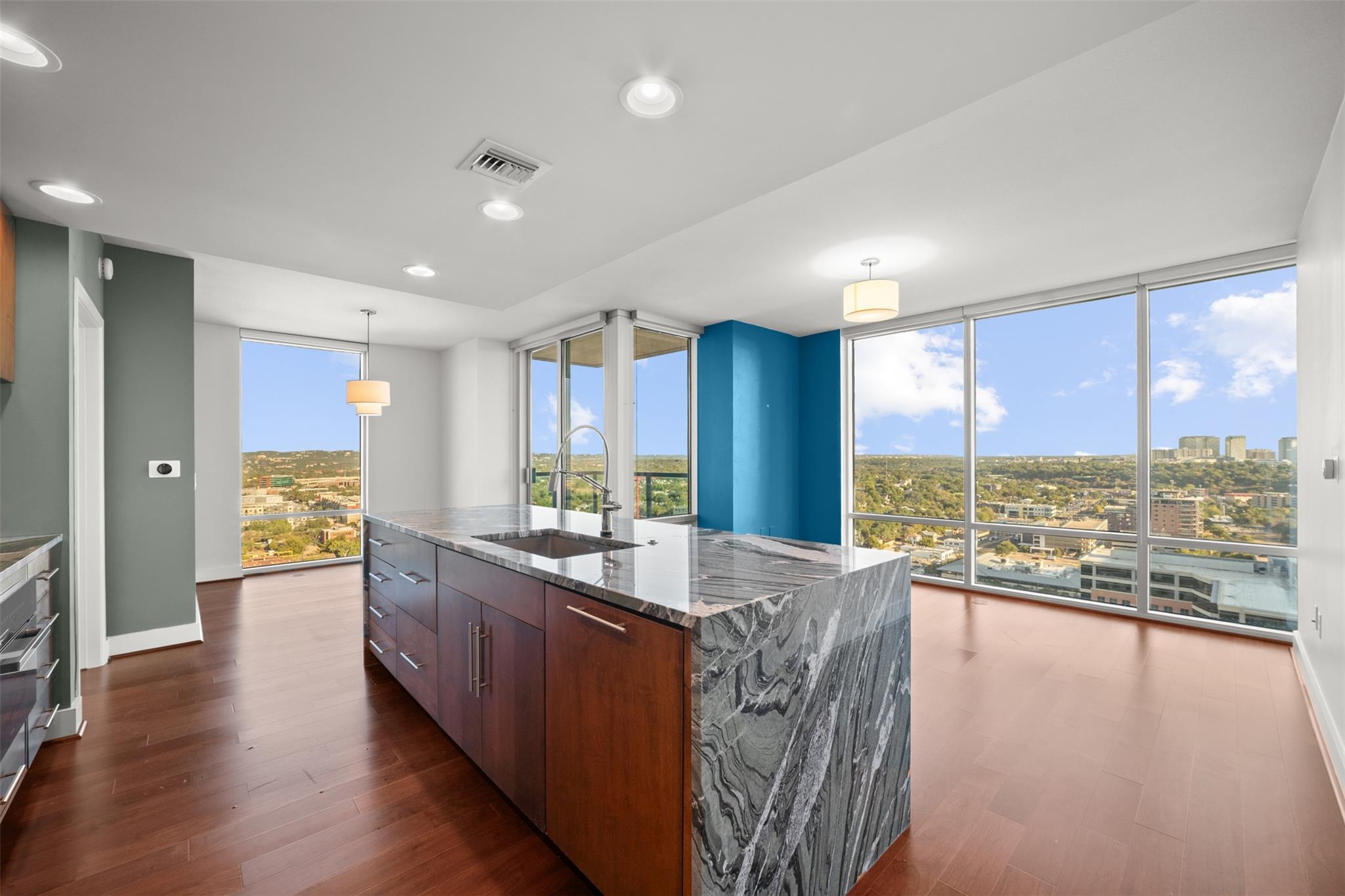 300 Bowie St # 2405, Austin, TX 78703