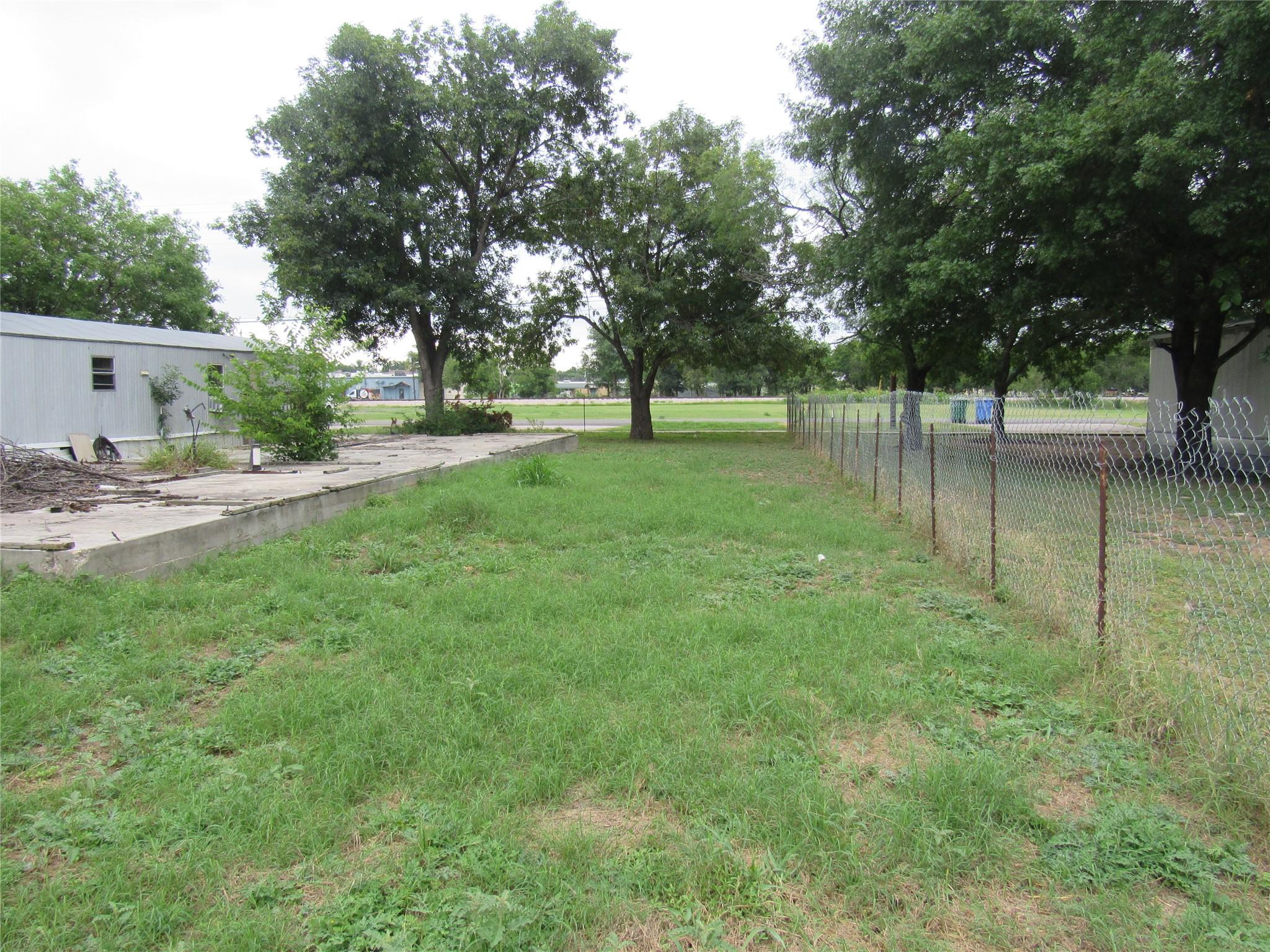 210 E E Carrie Manor Rd, Manor, TX 78653