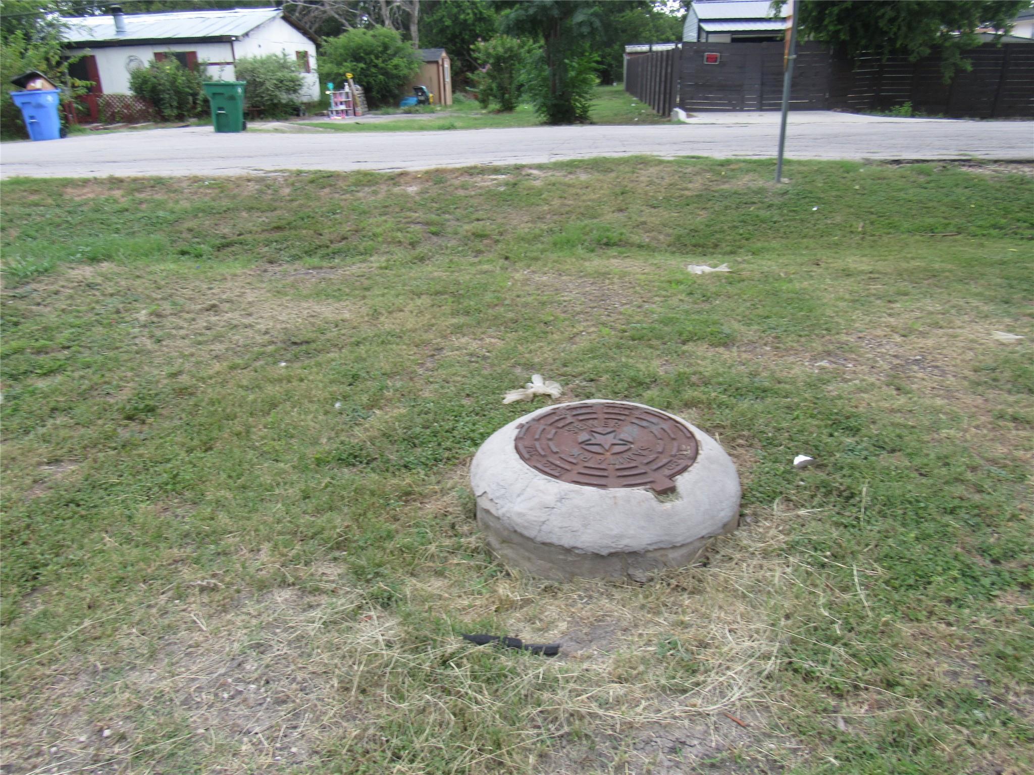 210 E E Carrie Manor Rd, Manor, TX 78653