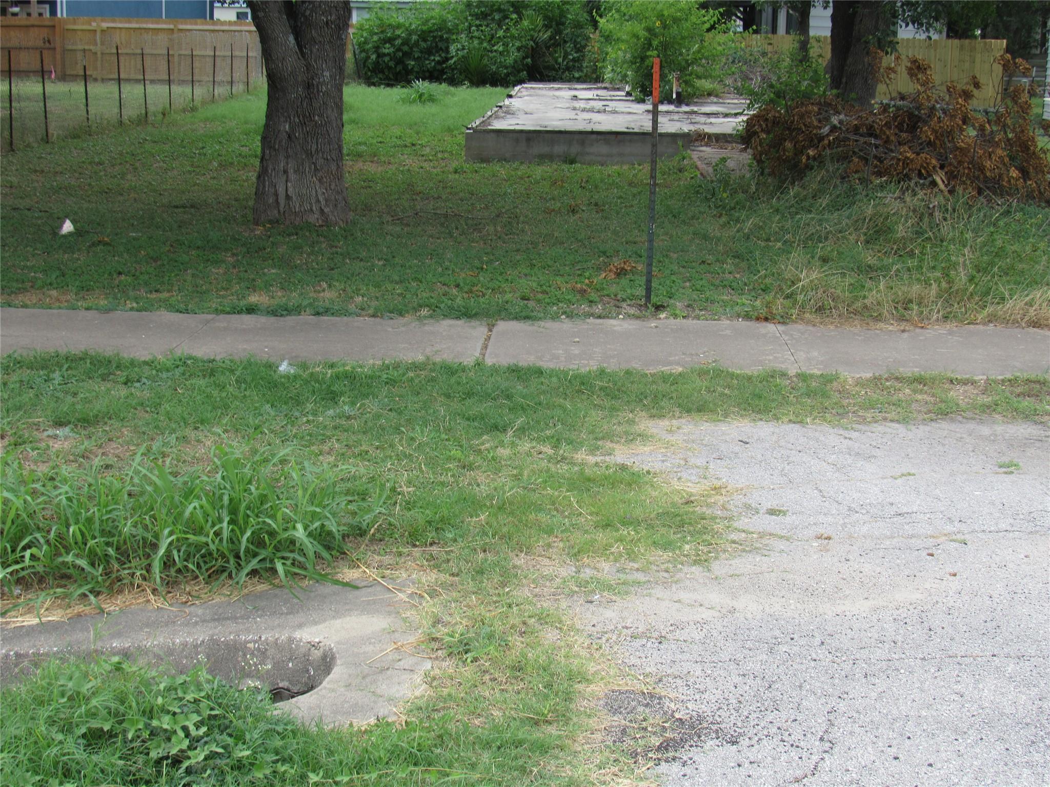 210 E E Carrie Manor Rd, Manor, TX 78653