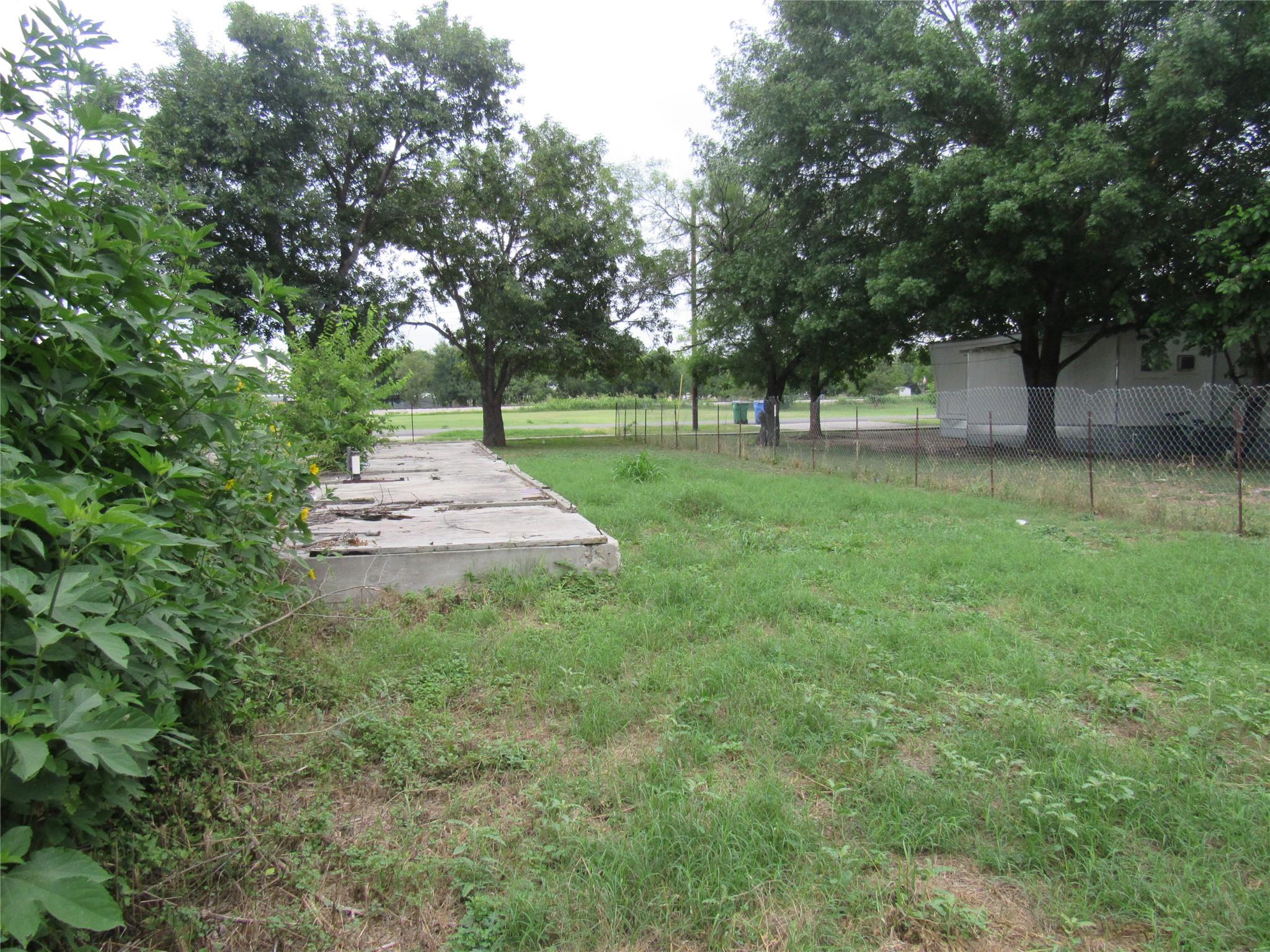 210 E E Carrie Manor Rd, Manor, TX 78653