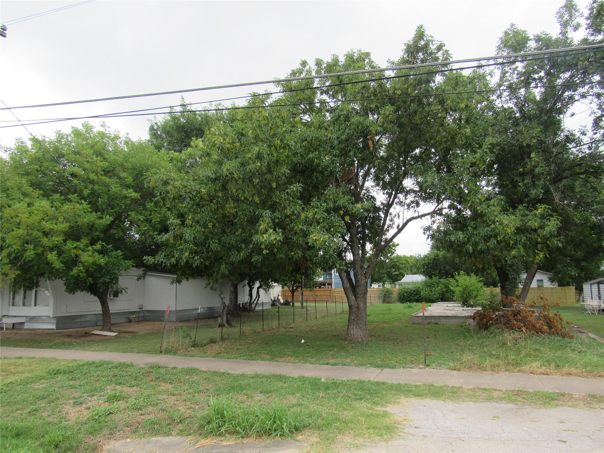 210 E E Carrie Manor Rd, Manor, TX 78653