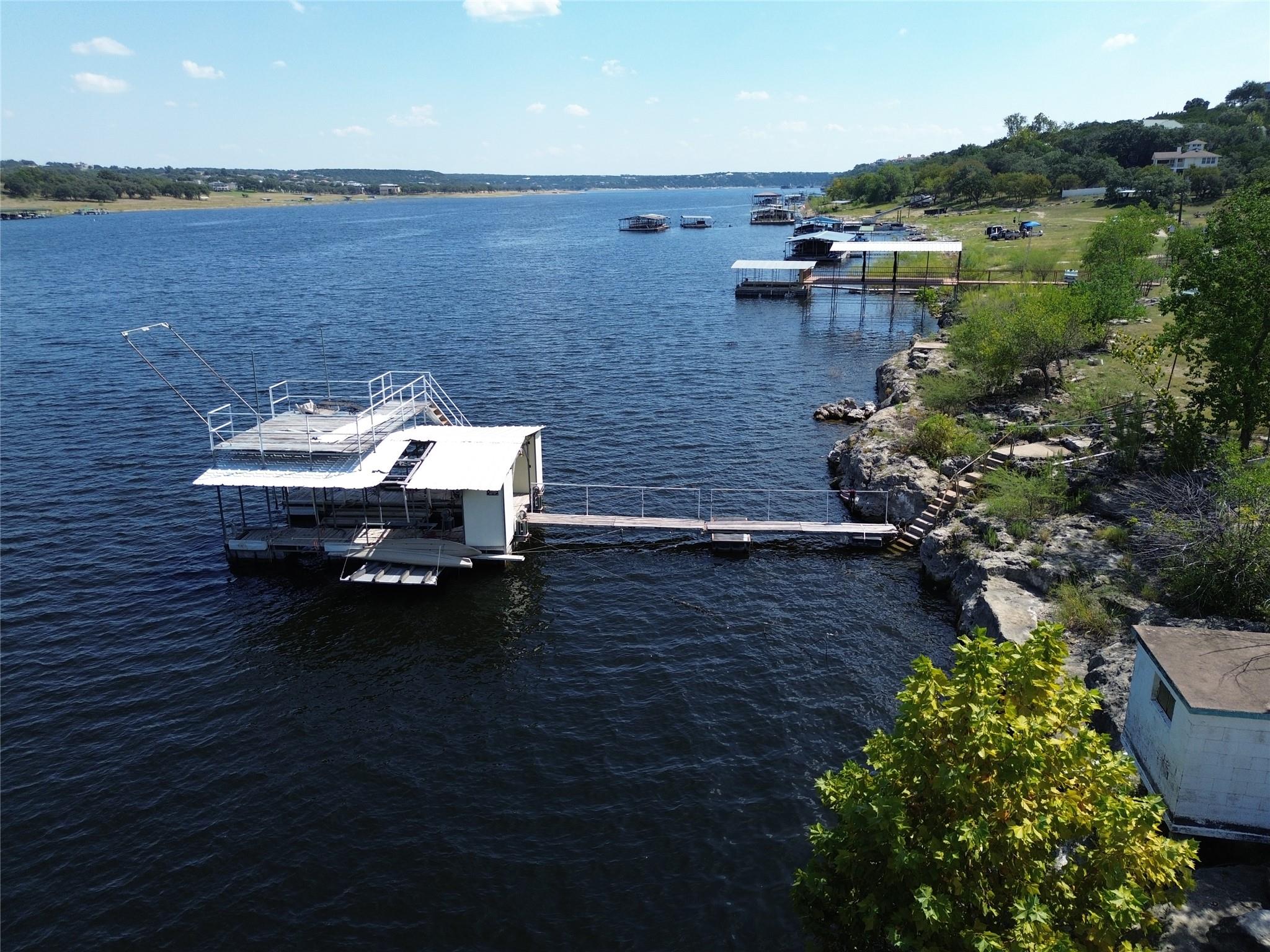 20914 W Lakeshore Dr, Spicewood, TX 78669