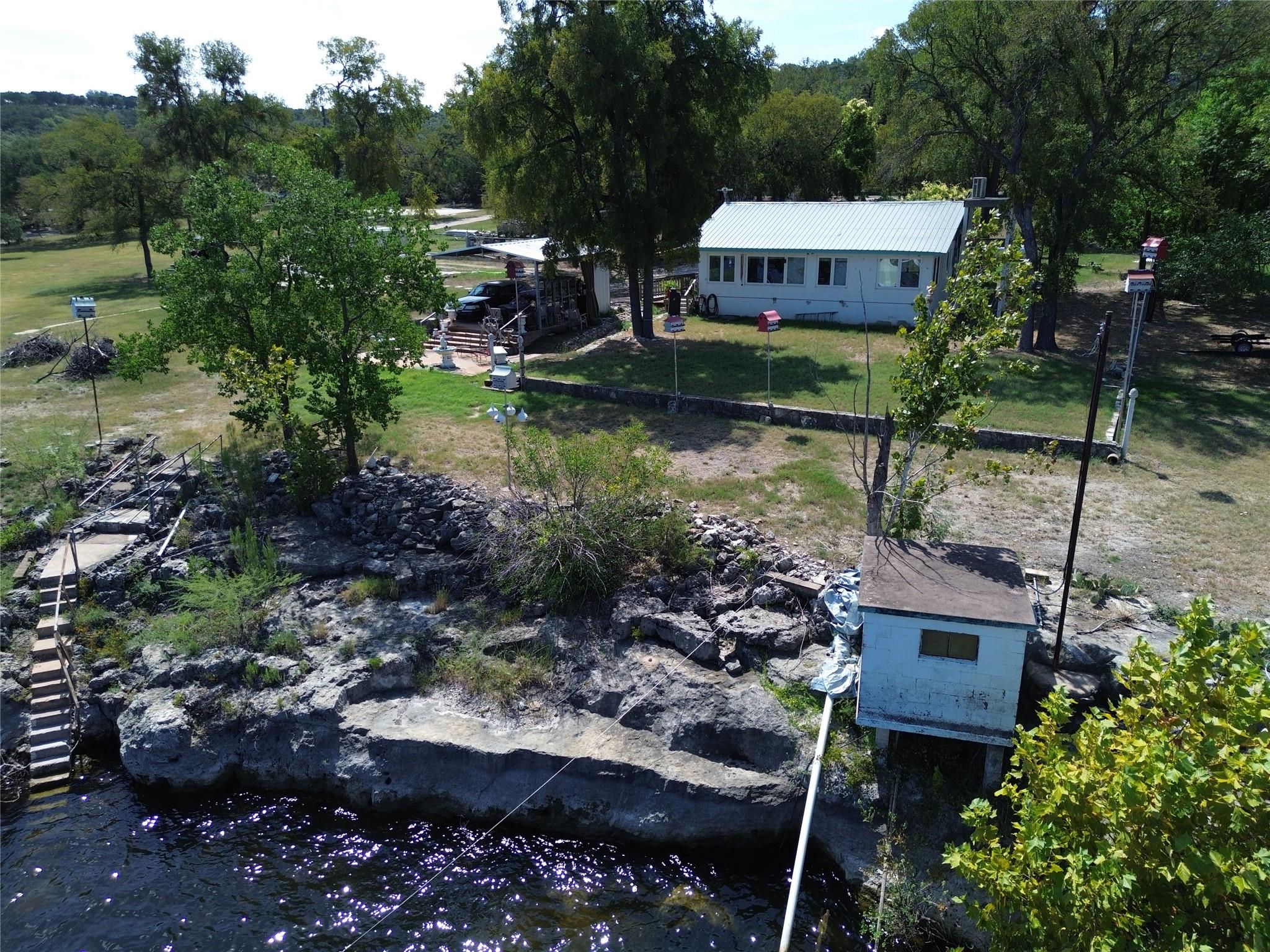 20914 W Lakeshore Dr, Spicewood, TX 78669