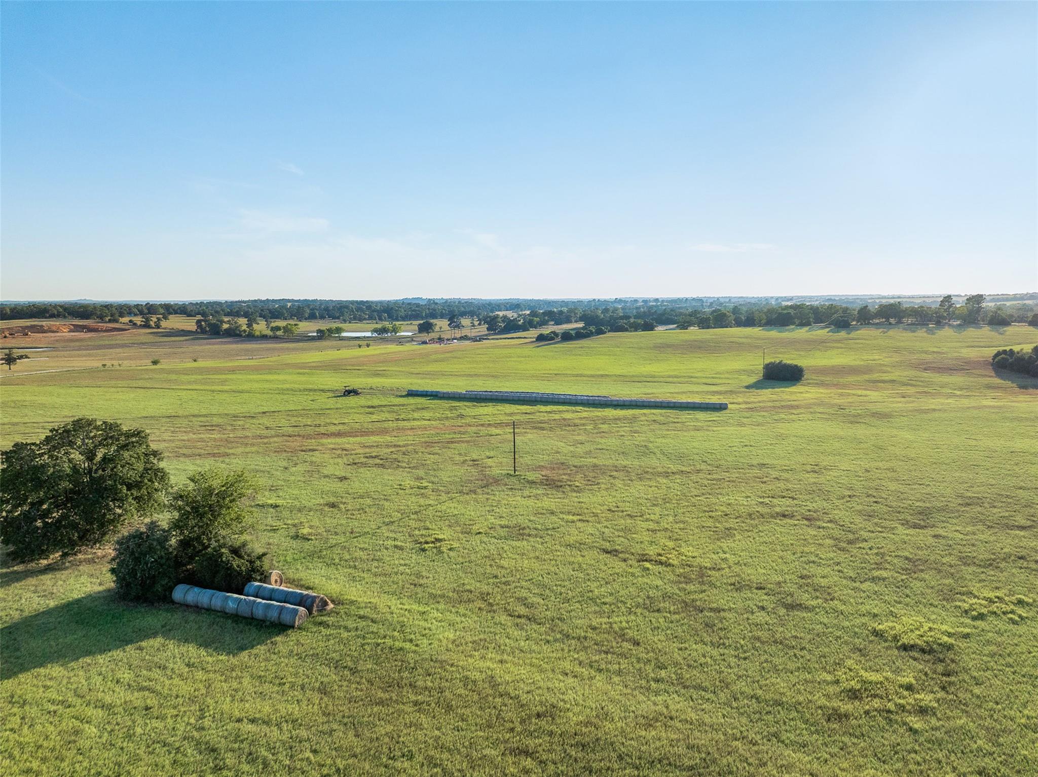 3419 County Road 309, Lexington, TX 78947