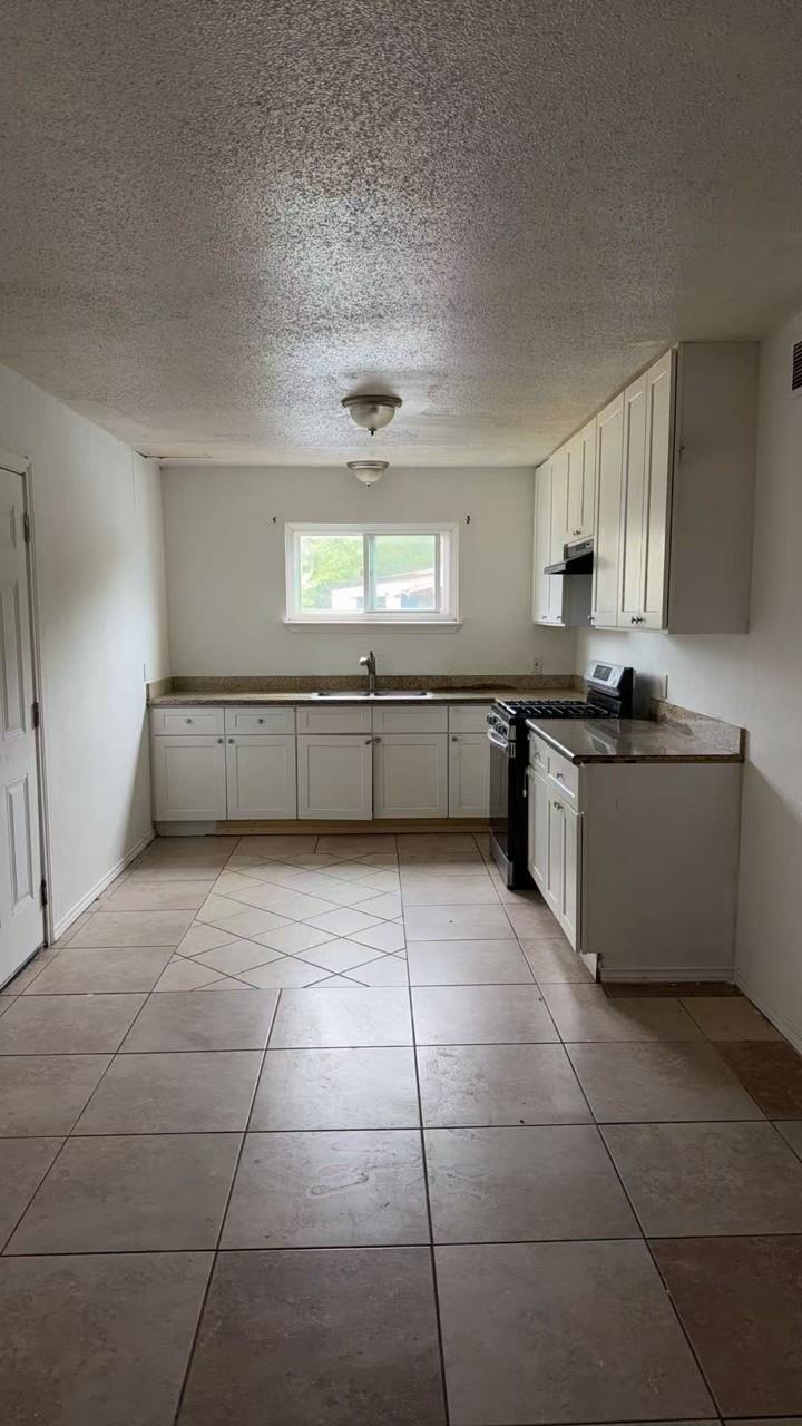 1006 N Meadows Dr # "A" or "C", Austin, TX 78758