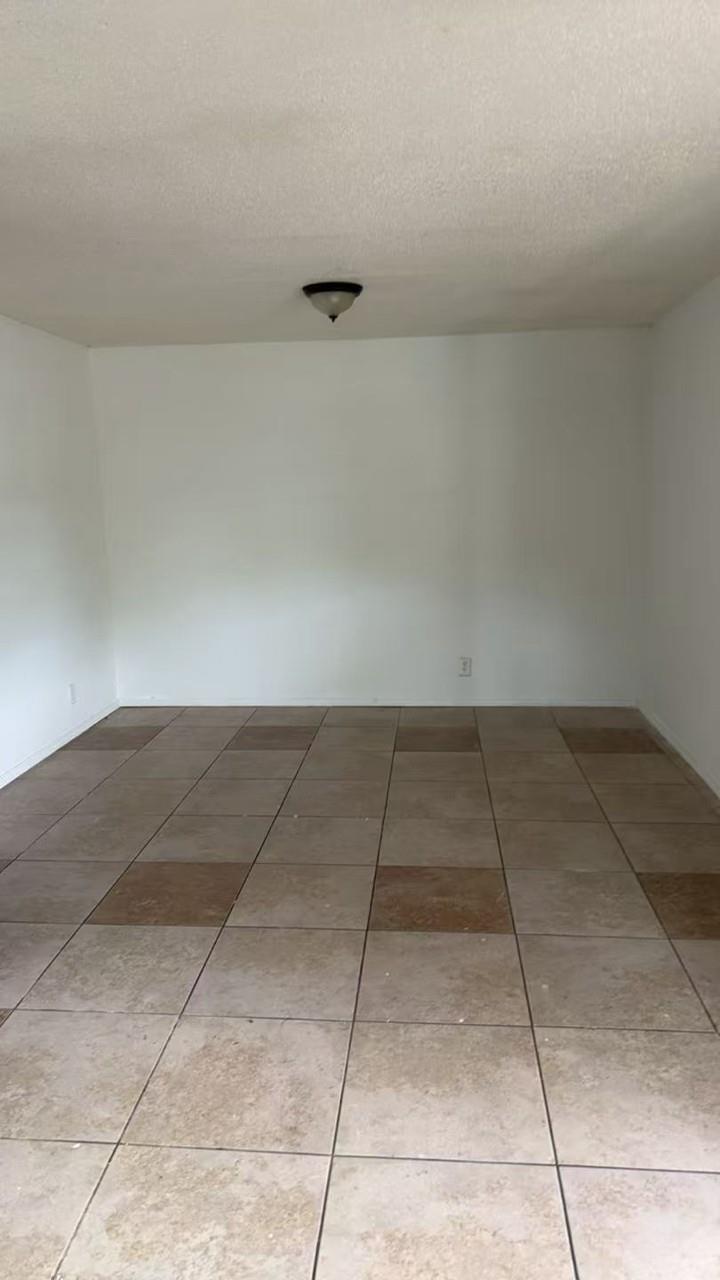 1006 N Meadows Dr # "A" or "C", Austin, TX 78758