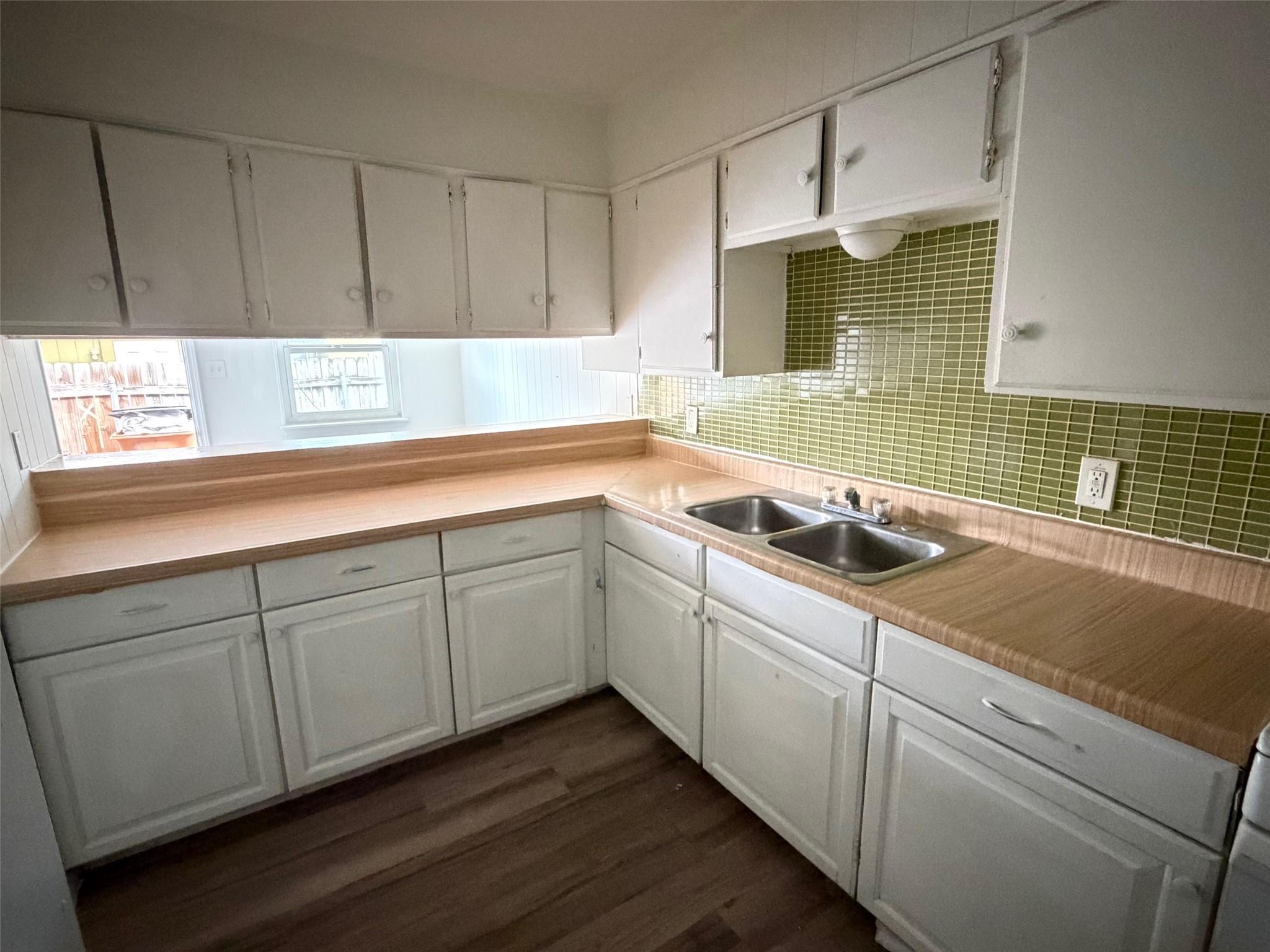 1006 N Meadows Dr # "A" or "C", Austin, TX 78758