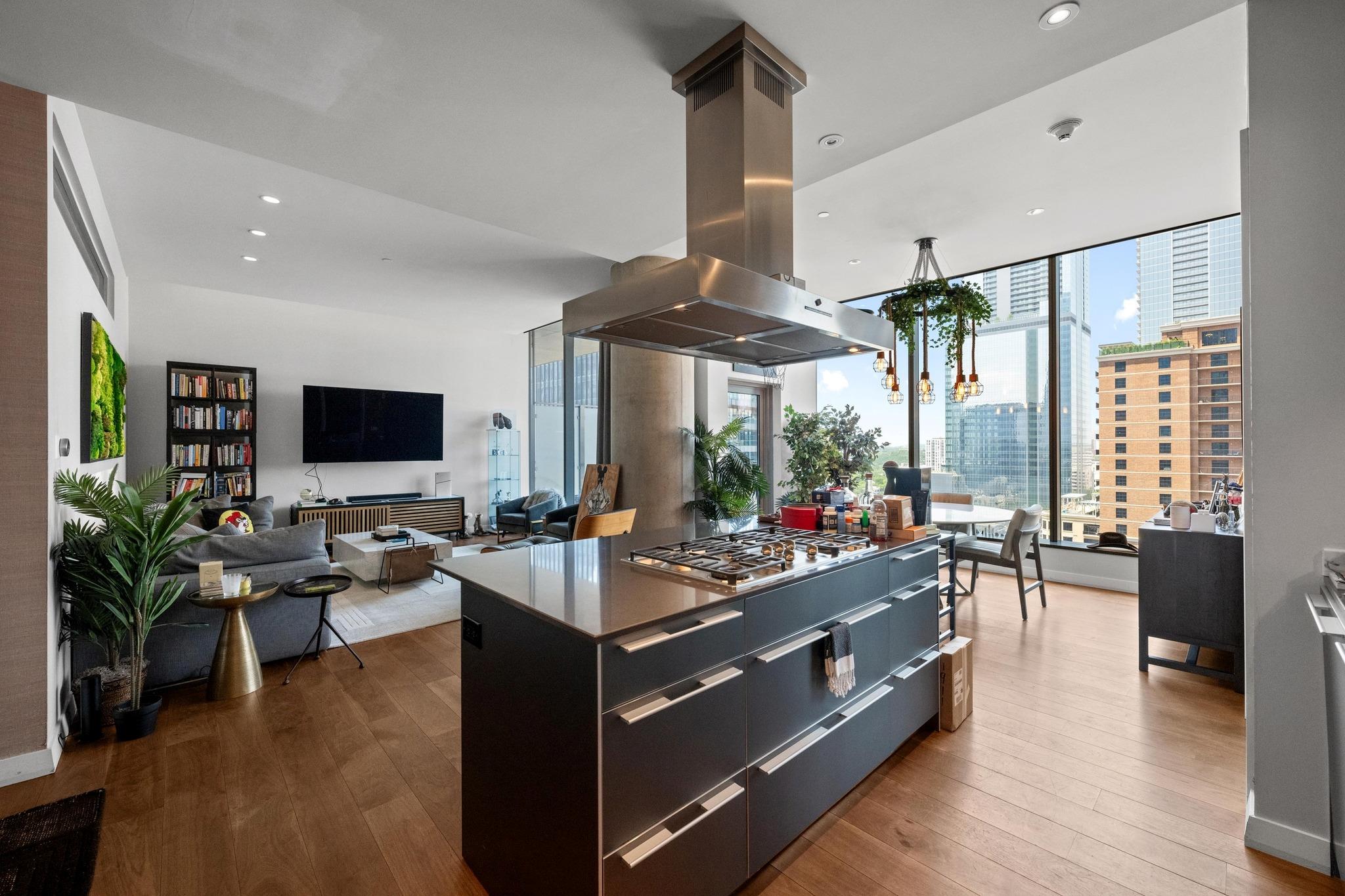 210 Lavaca St # 1911, Austin, TX 78701