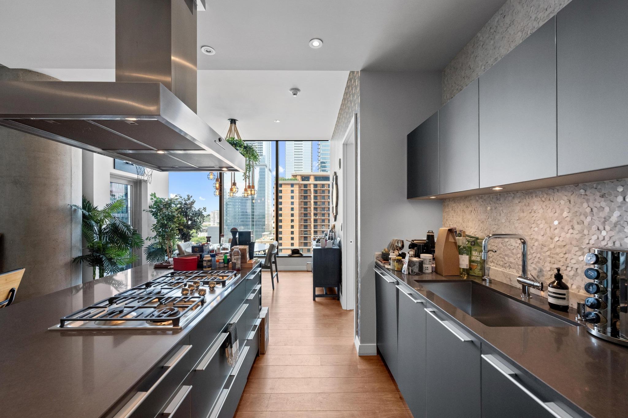 210 Lavaca St # 1911, Austin, TX 78701