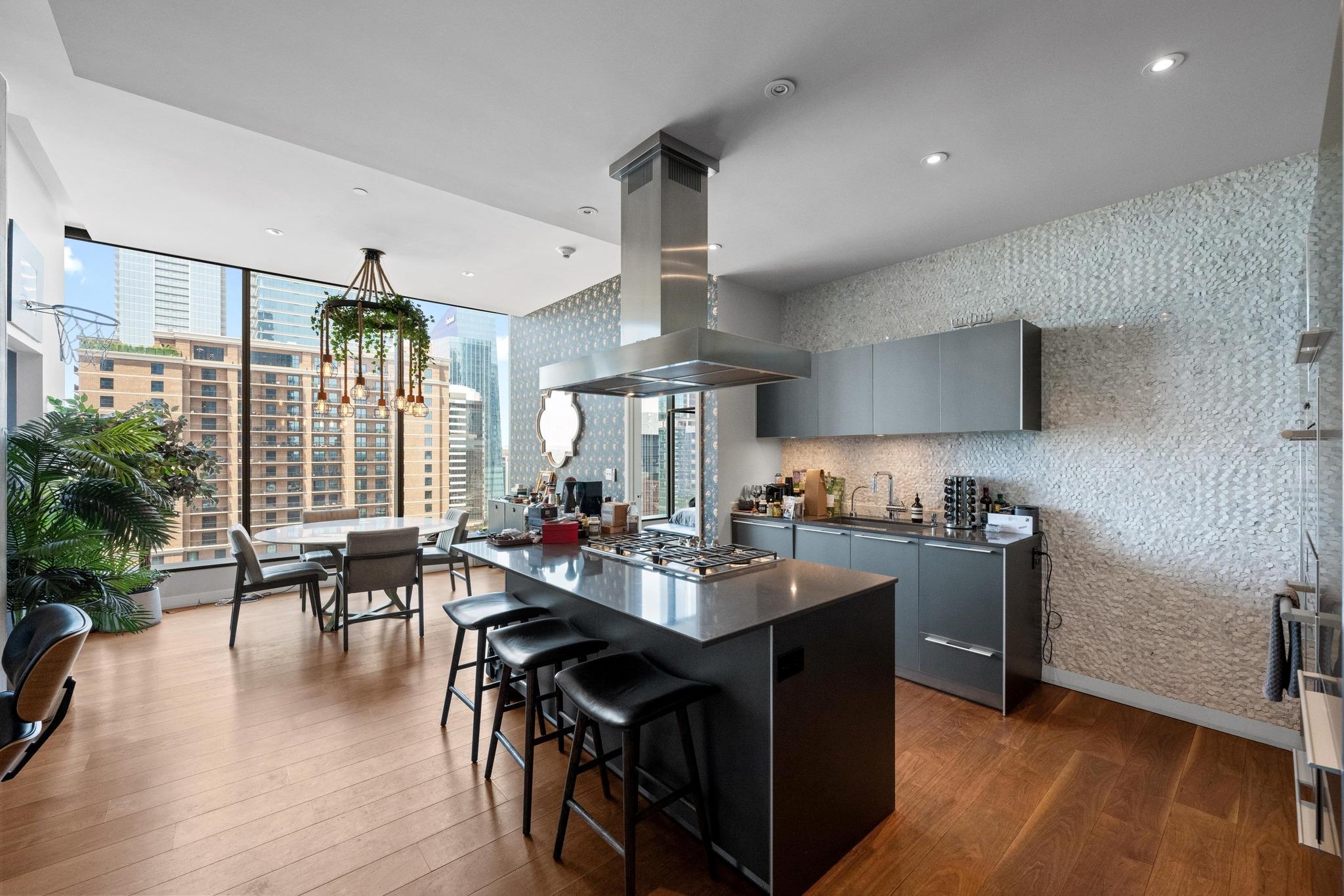 210 Lavaca St # 1911, Austin, TX 78701