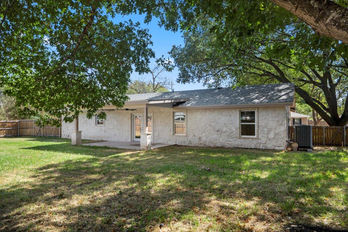 412 Oak St, Bastrop, TX 78602
