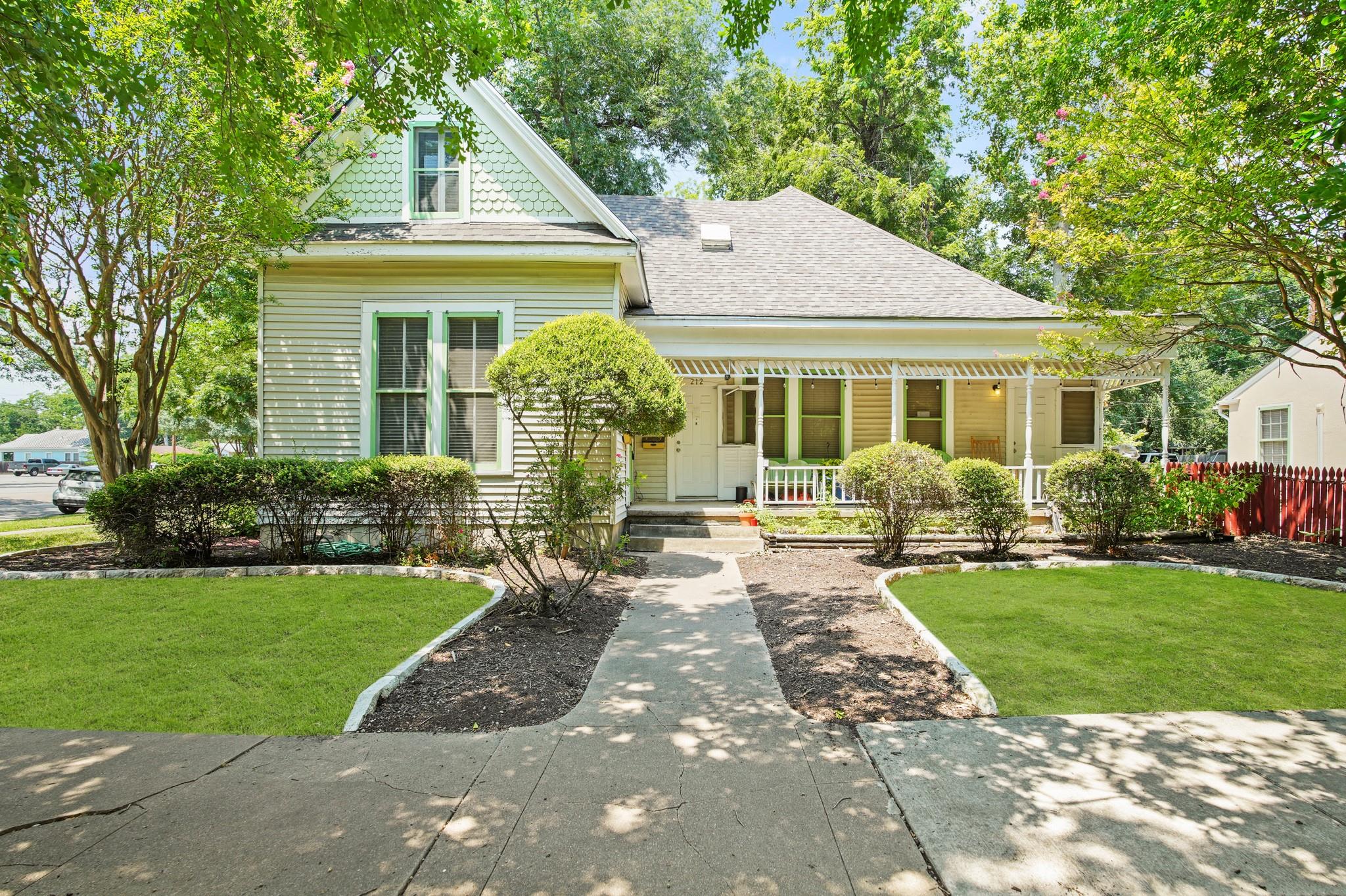 212 W 43rd St # A, Austin, TX 78751