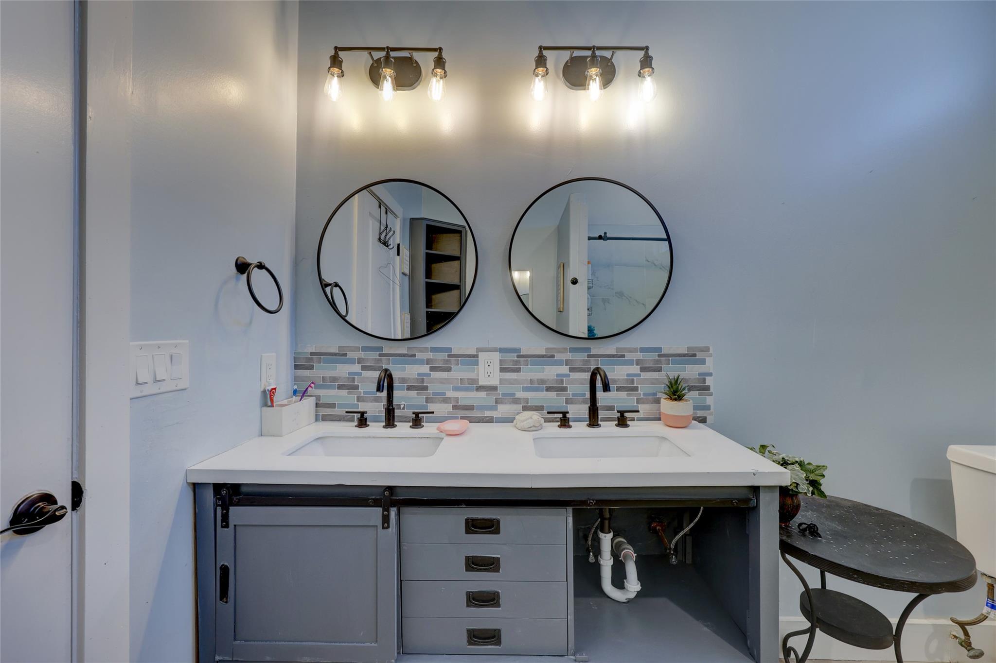 243 Hershal Ln, Cedar Creek, TX 78612