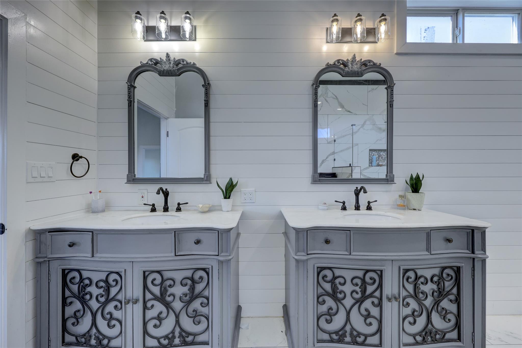 243 Hershal Ln, Cedar Creek, TX 78612