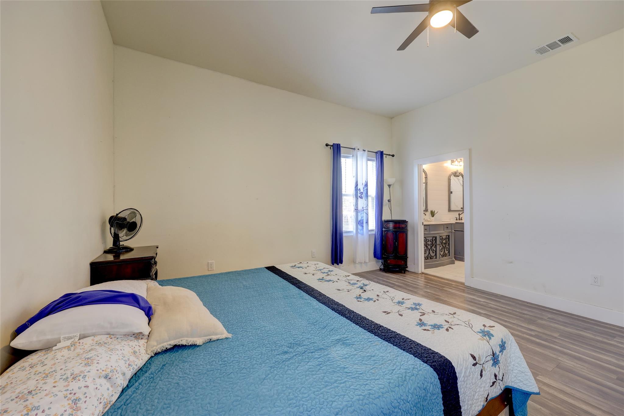 243 Hershal Ln, Cedar Creek, TX 78612