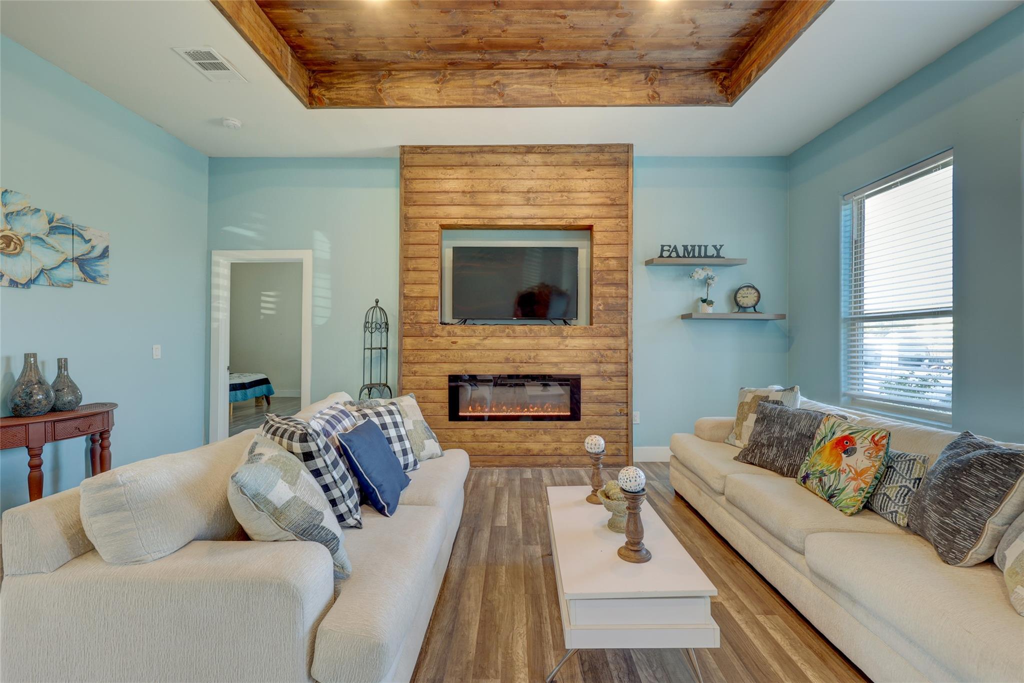 243 Hershal Ln, Cedar Creek, TX 78612