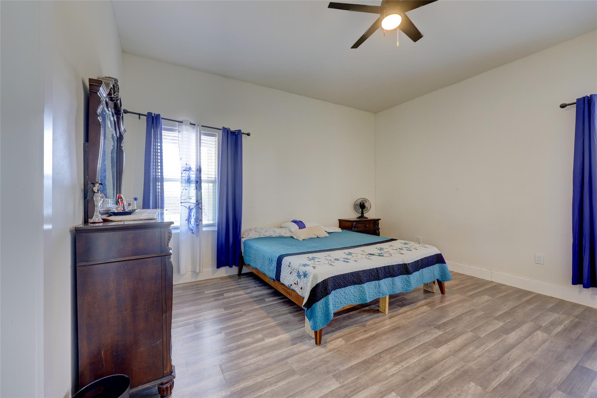 243 Hershal Ln, Cedar Creek, TX 78612