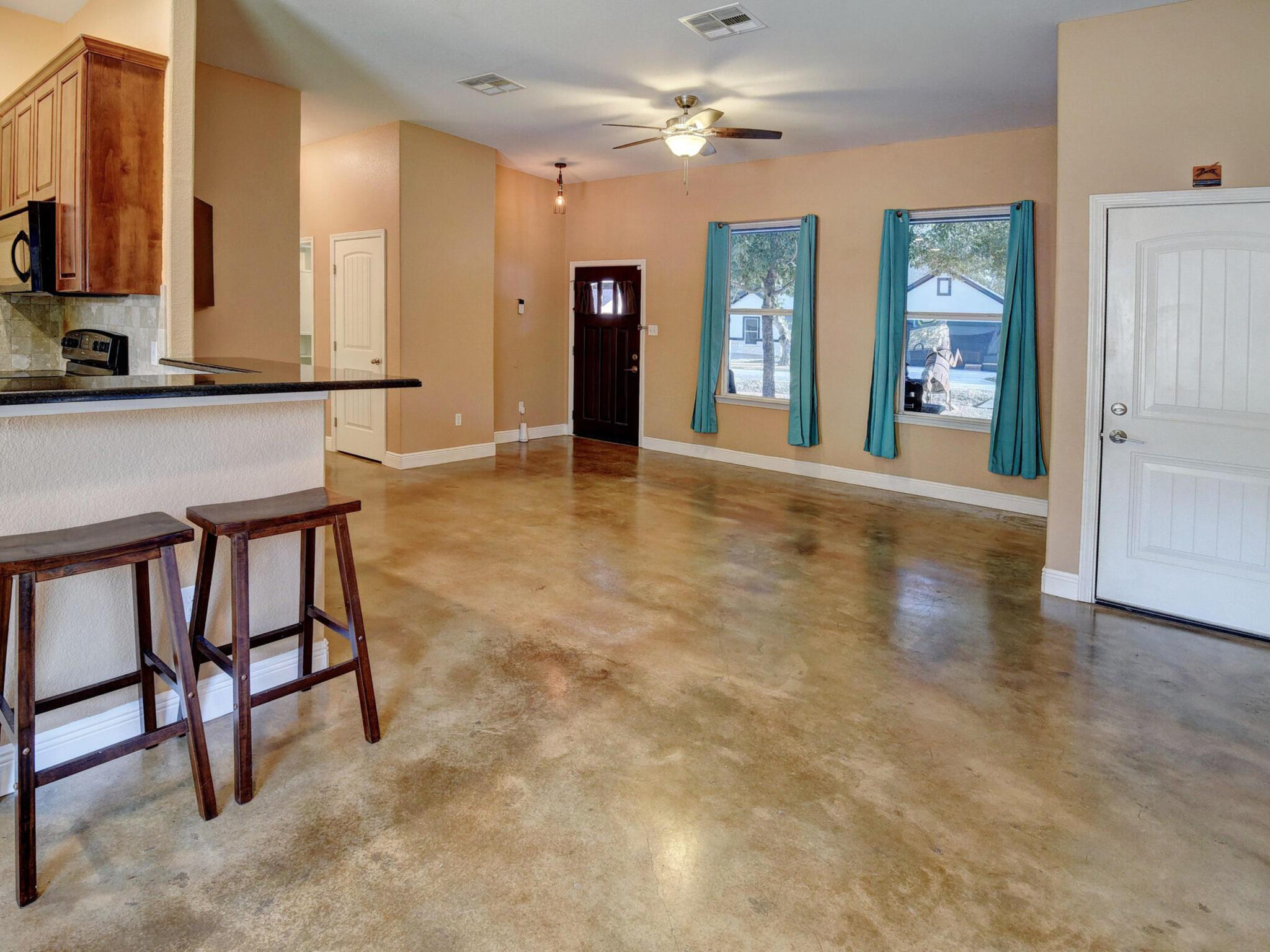 148 Puu Waa Waa Ln, Bastrop, TX 78602