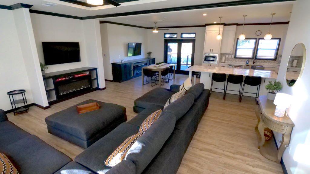 1115 County Road 414, Spicewood, TX 78669