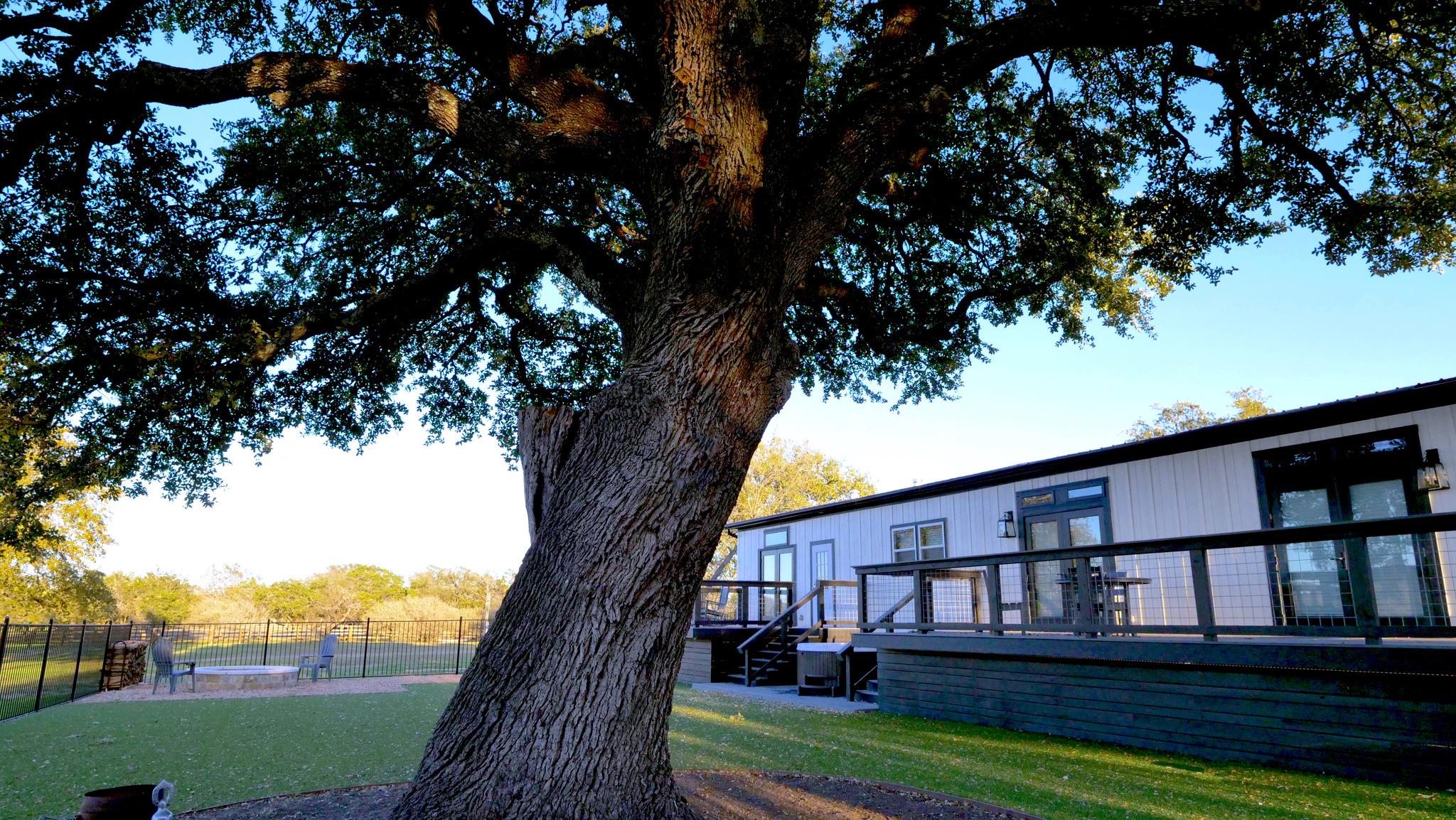 1115 County Road 414, Spicewood, TX 78669