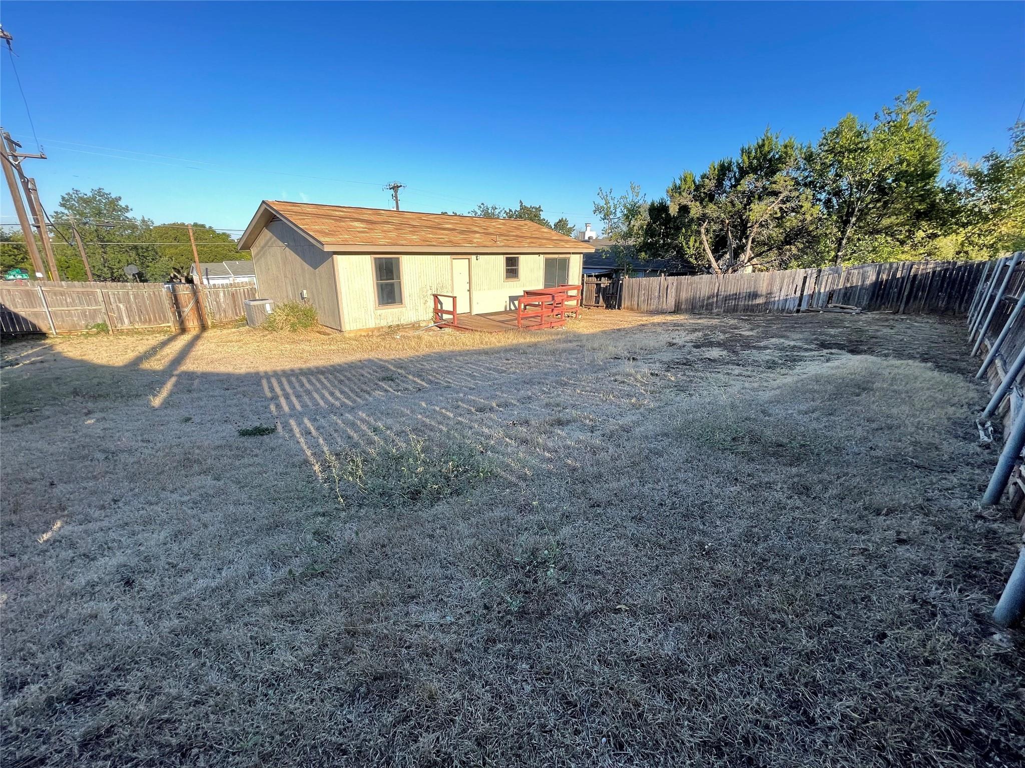 1925 Castle Gate Cir, San Marcos, TX 78666