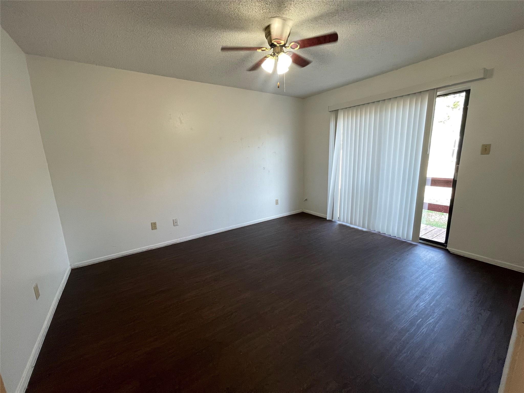 1925 Castle Gate Cir, San Marcos, TX 78666